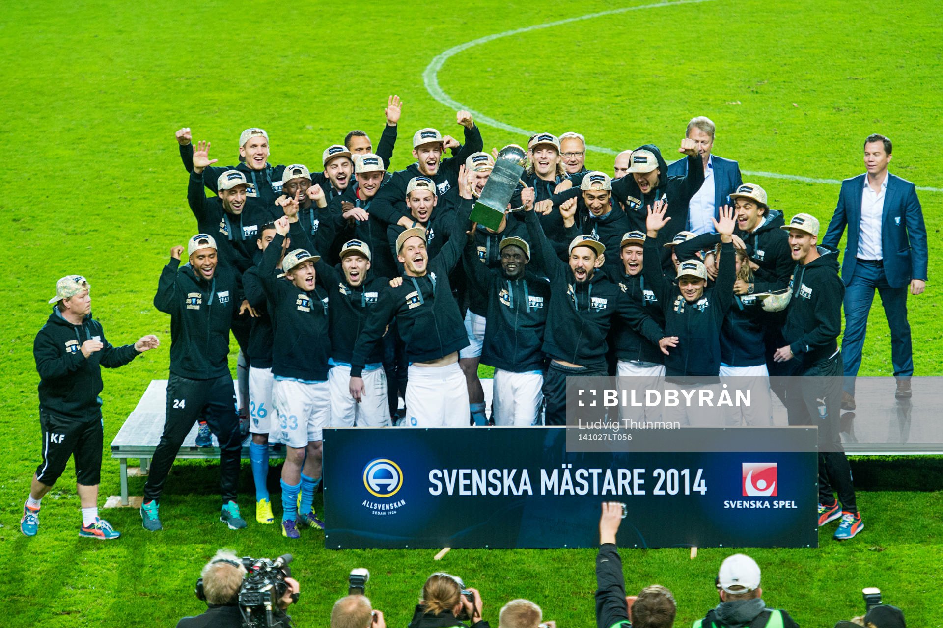 Malmö FFs Markus Rosenberg och Guillermo Molins lyfter