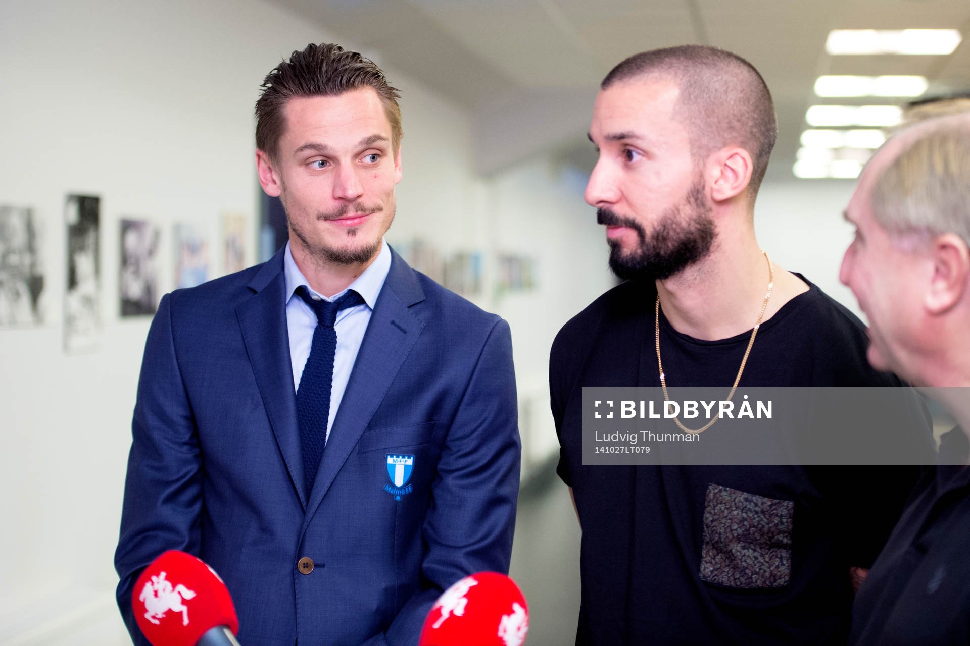 Malmö FFs Markus Rosenberg och Guillermo Molins intervjuas av Sydsvenskan efter matchen i Allsvenskan mellan Malmö FF och Brommapojkarna den 27 oktober 2014 i Malmö.