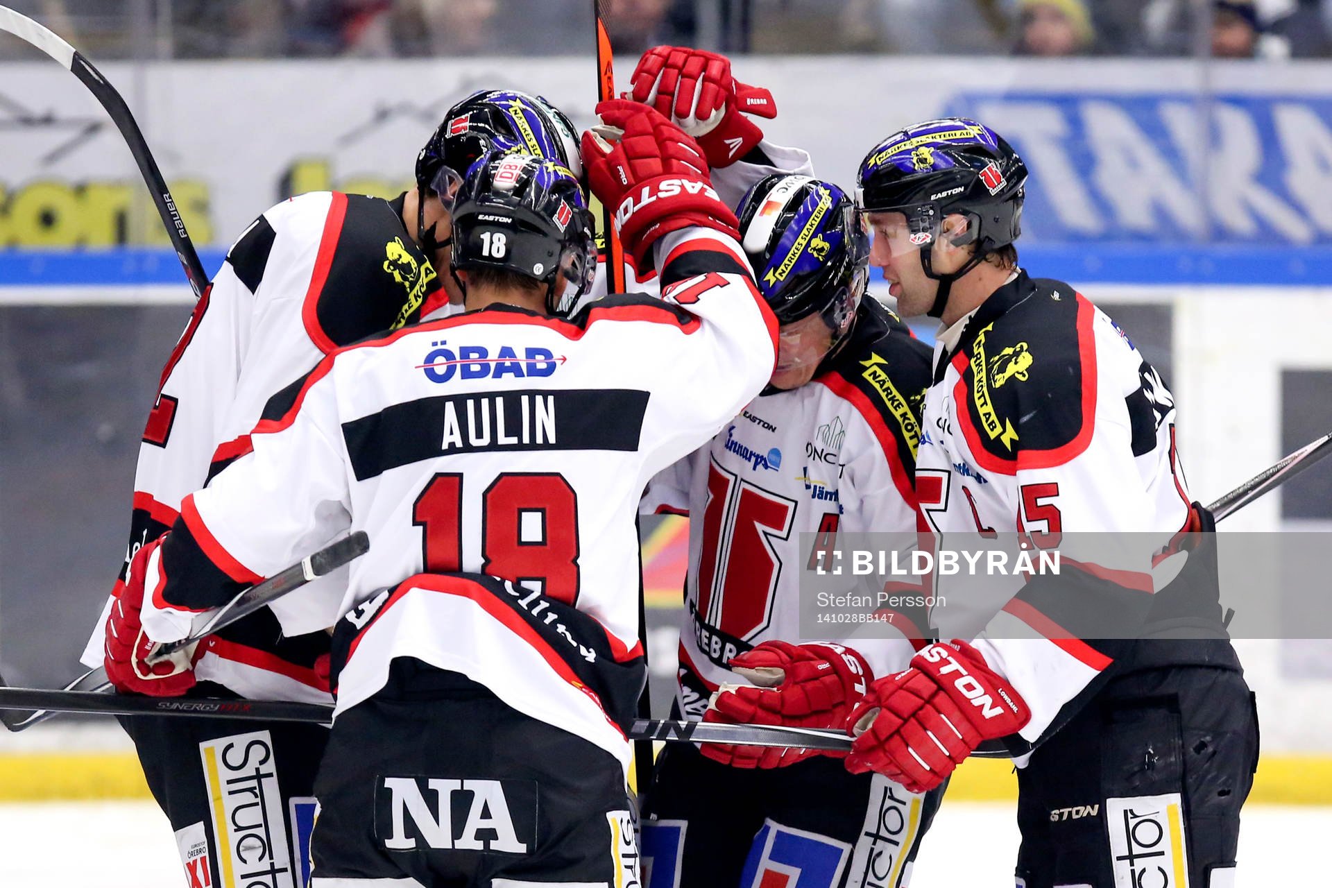Örebros Henrik Löwdahl jublar