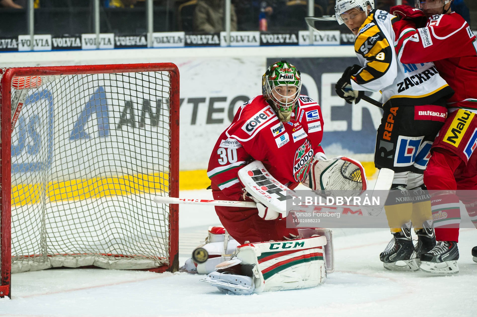Modos målvakt Linus Ullmark hade öppen kasse Skellefteås