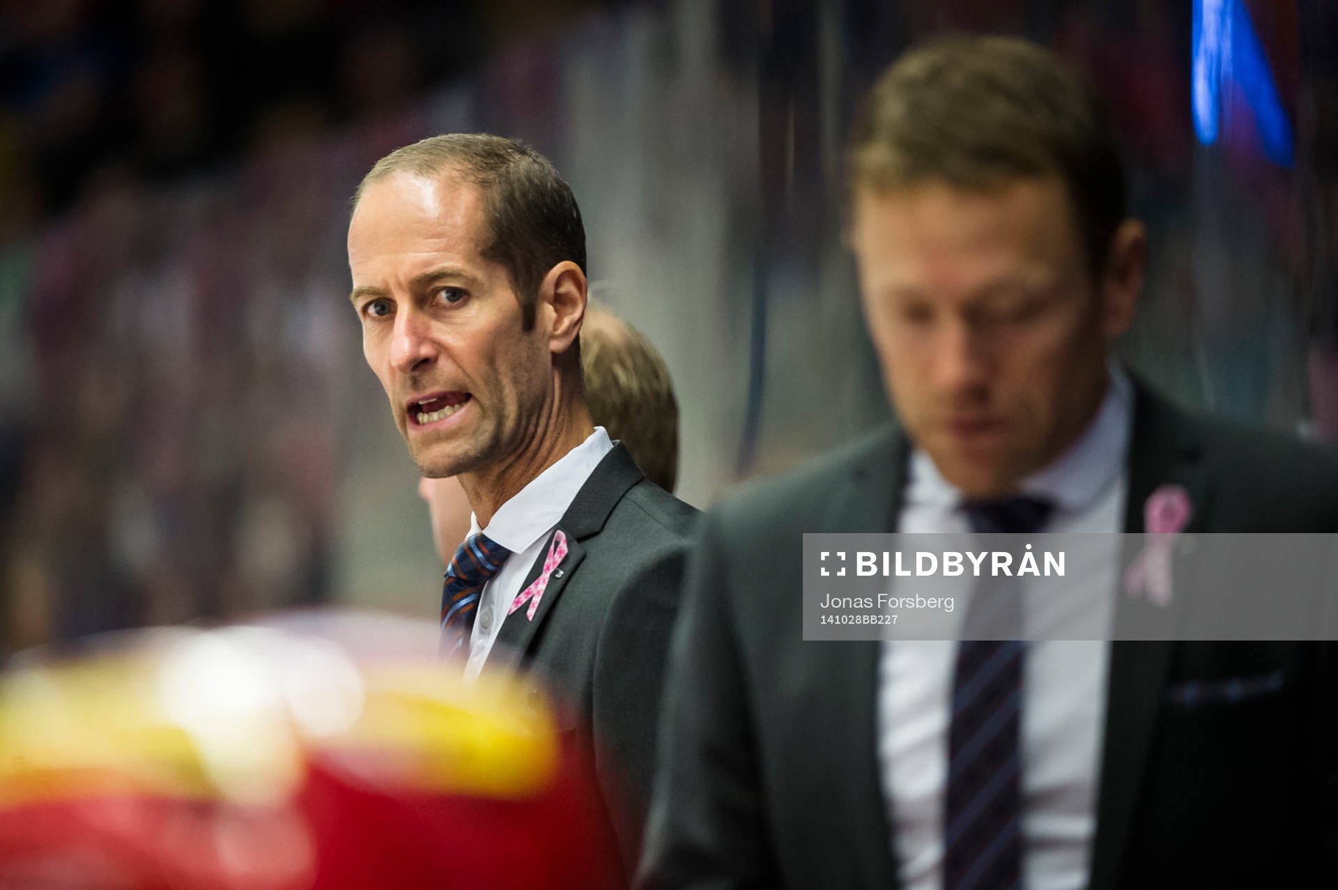 Modos tränare Anders Forsberg och assisterande tränare