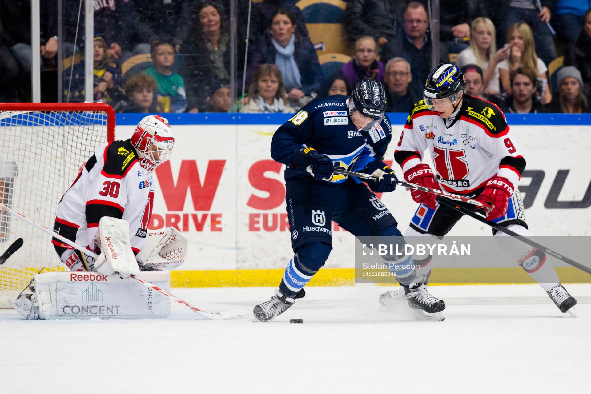 Örebros målvakt Henrik Lundberg och  Joonas Jalvanti (h)