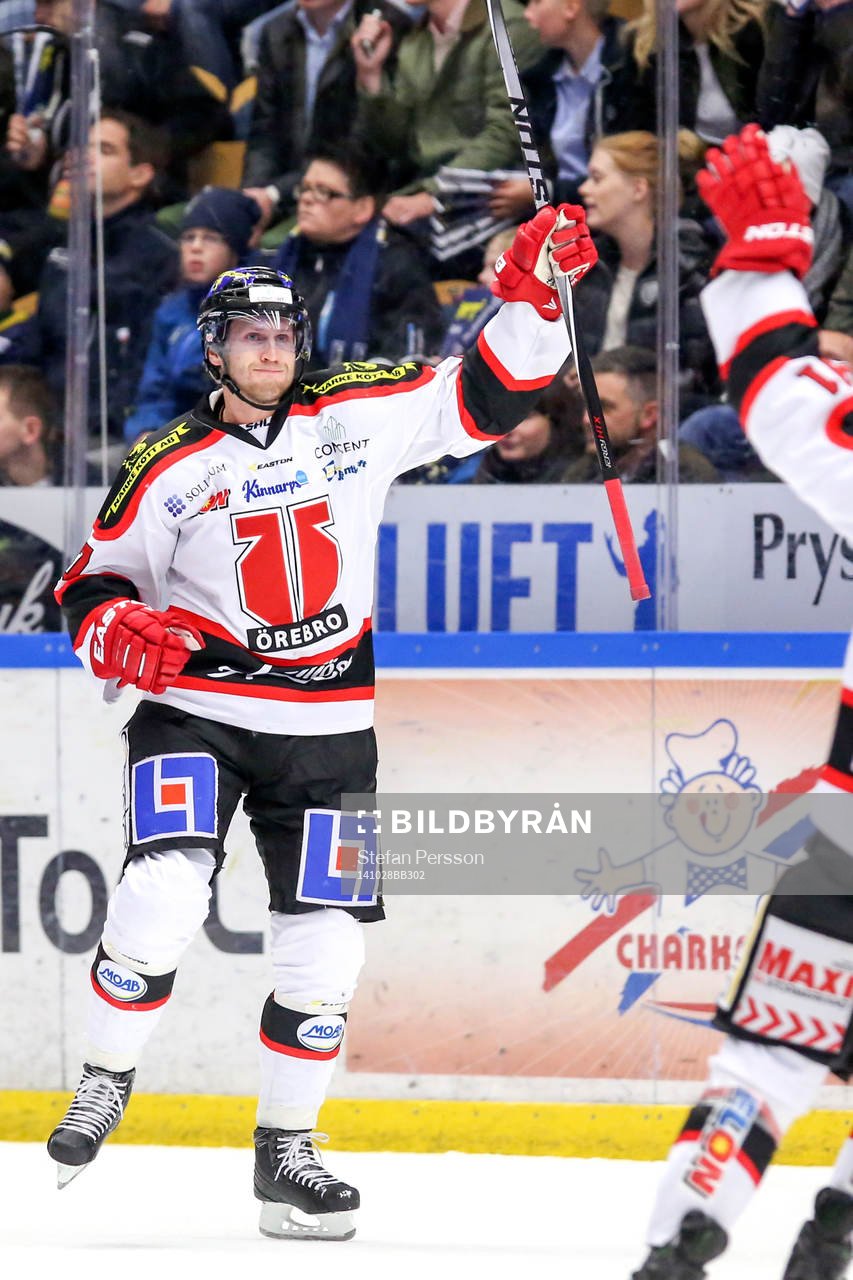 Örebros Johan Adolfsson och Jakub Krejcik  jublar