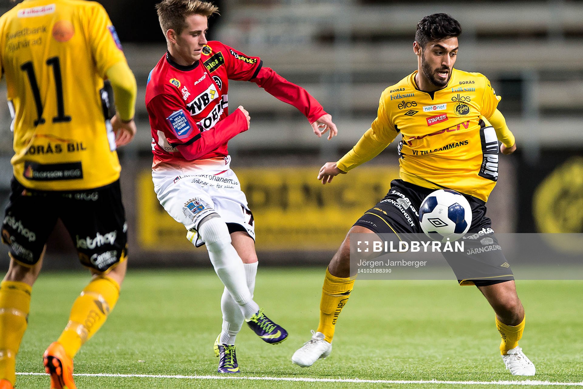 Elfsborgs Arjan Mostafa (h) och Landskronas Rasmus Alm (v)