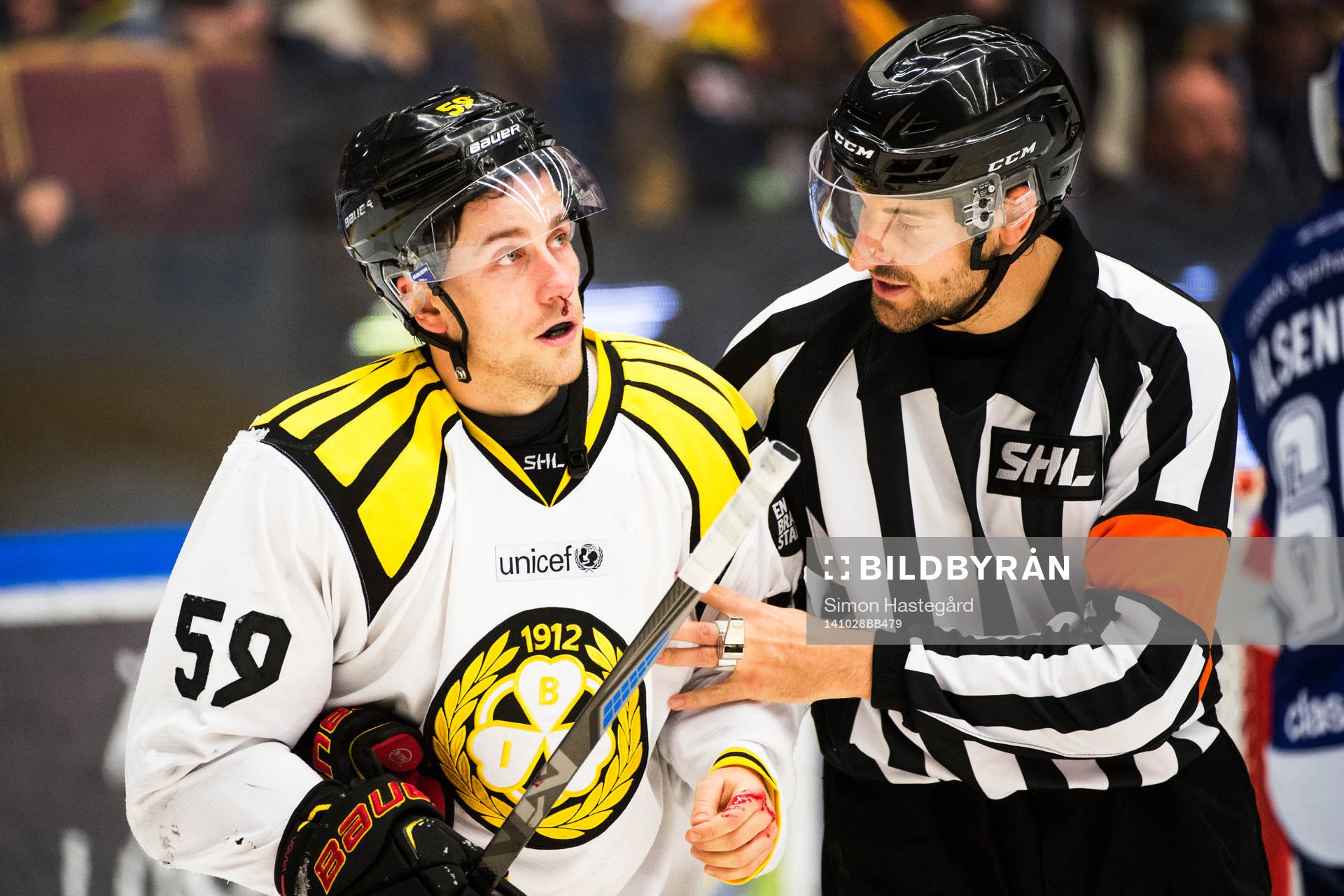 Brynäs Sebastian Enterfeldt blöder näsblod
