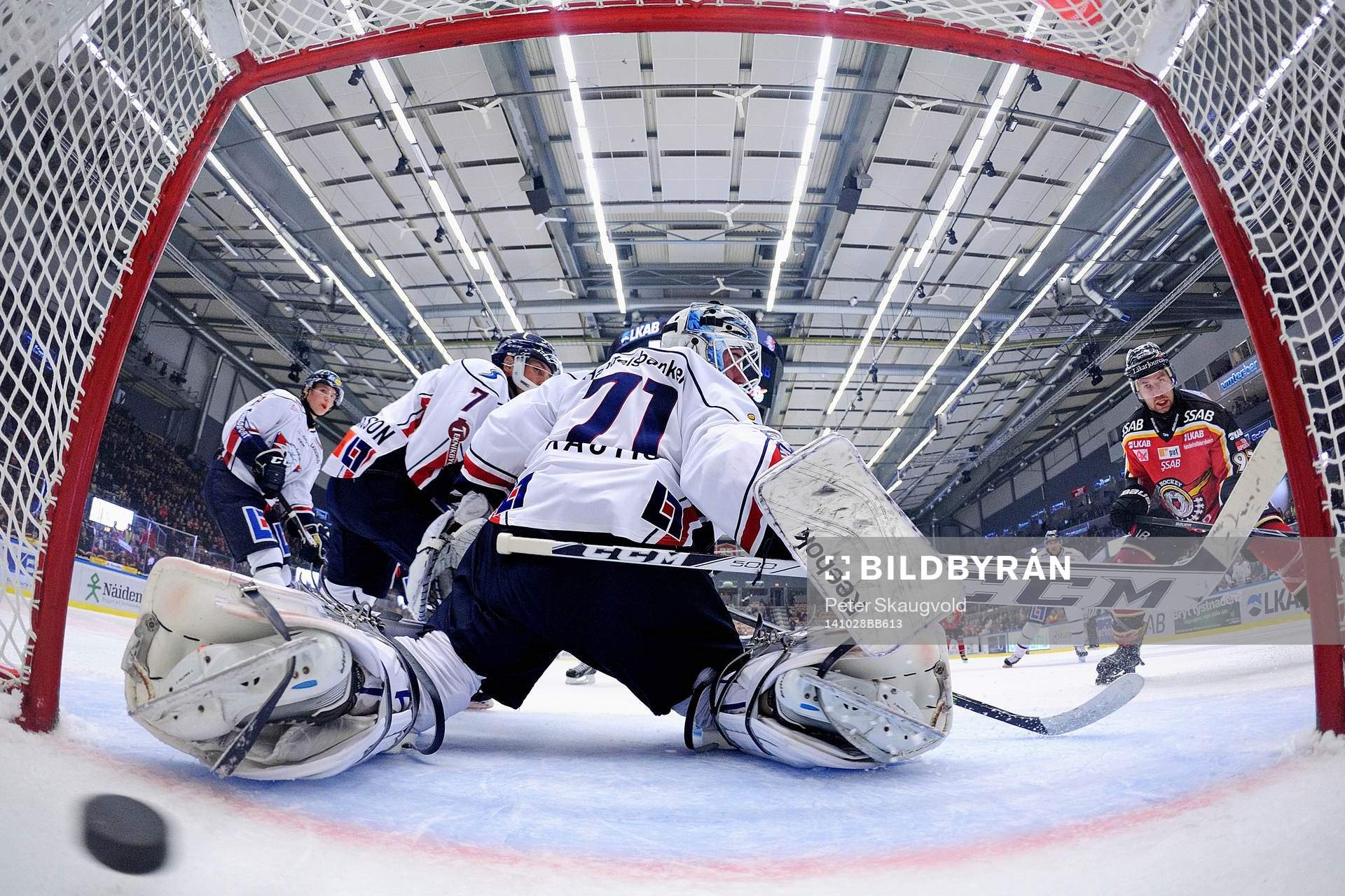 Luleås Per Ledin gör 2-1 bakom Linköpings målvakt David