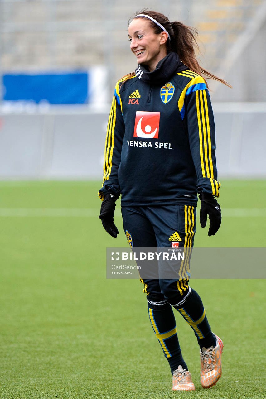Sveriges Kosovare Asllani