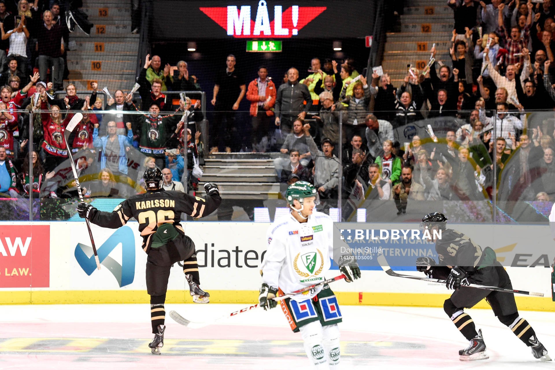 Frölundas Erik Karlsson jublar