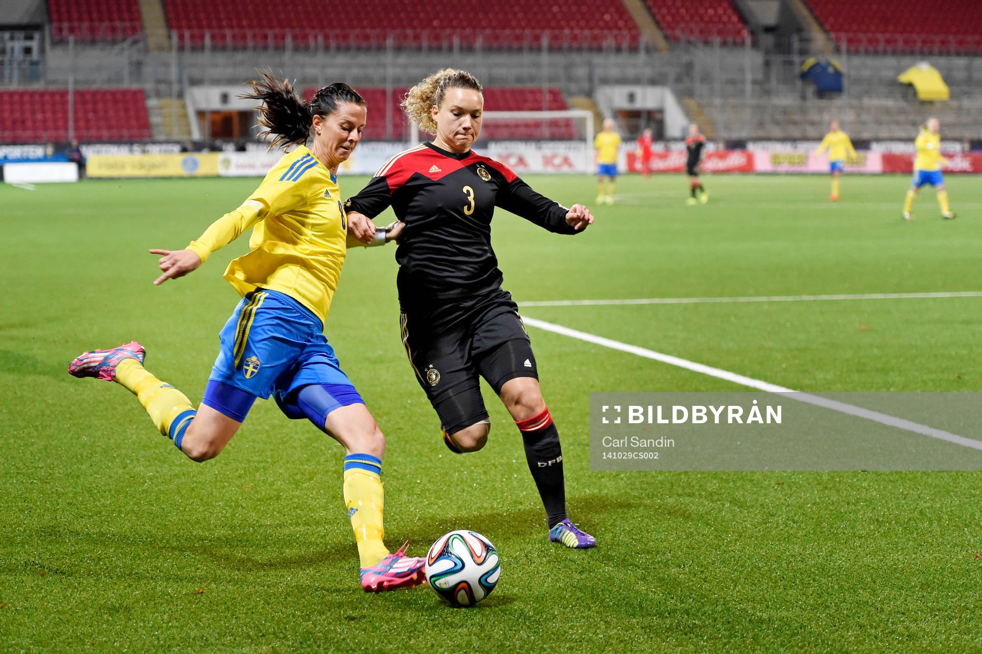 Sveriges Lotta Schelin och Tysklands Josephine Henning