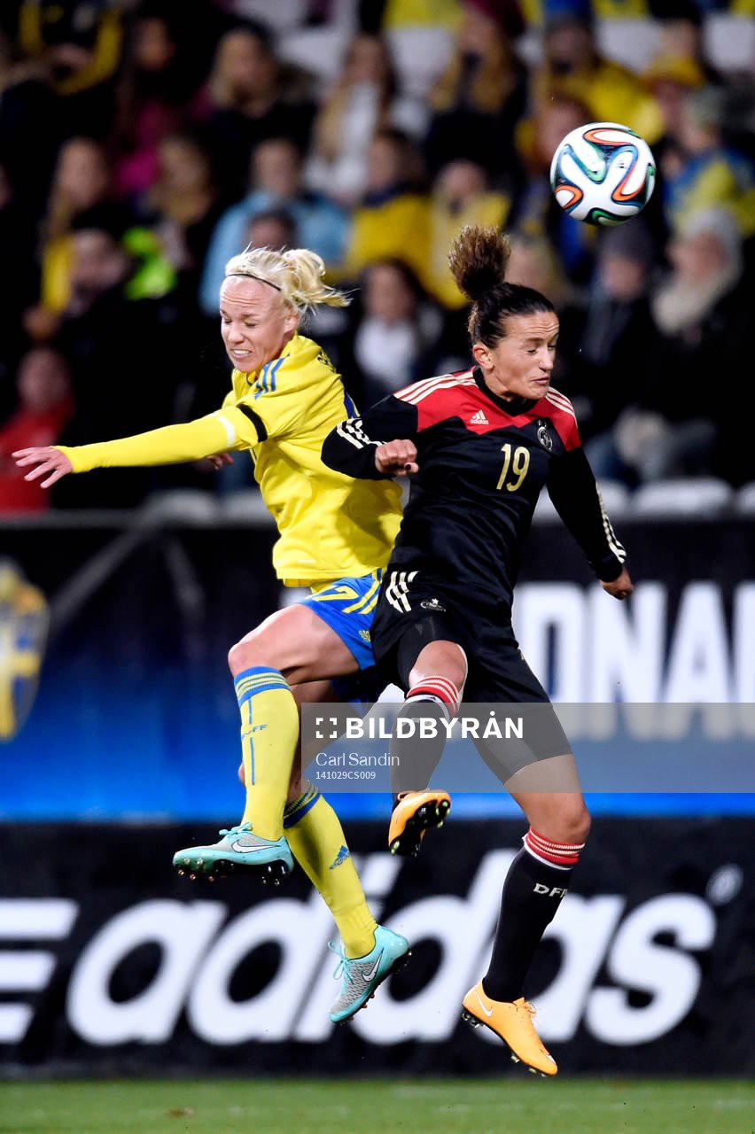 Sveriges Caroline Seger i nickduell med Tysklands Fatime