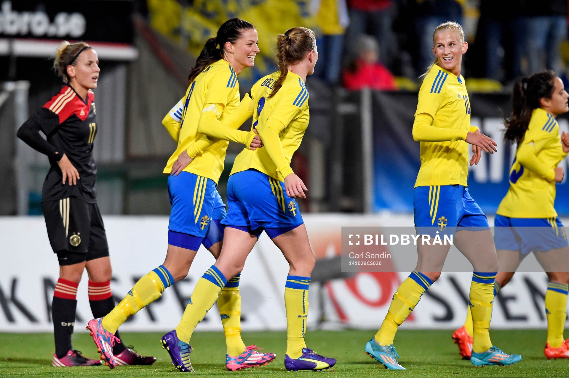 Sveriges Lotta Schelin firas