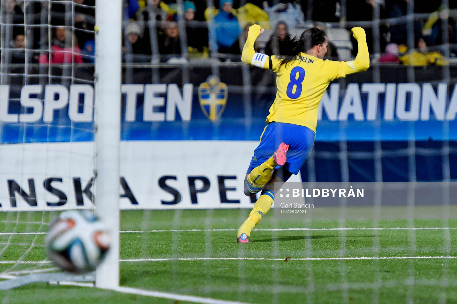 Sveriges Lotta Schelin jublar