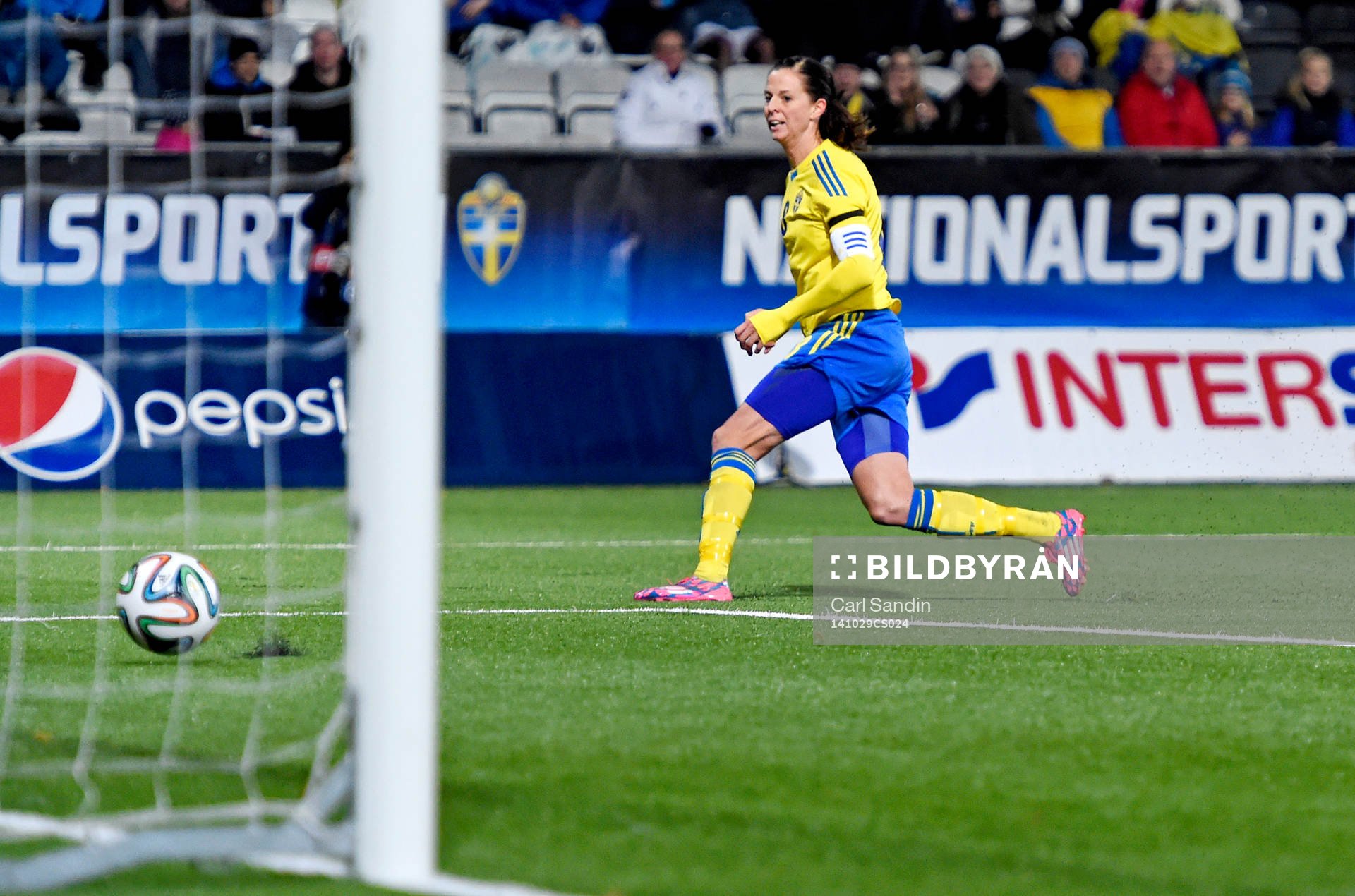 Sveriges Lotta Schelin gör 1-0