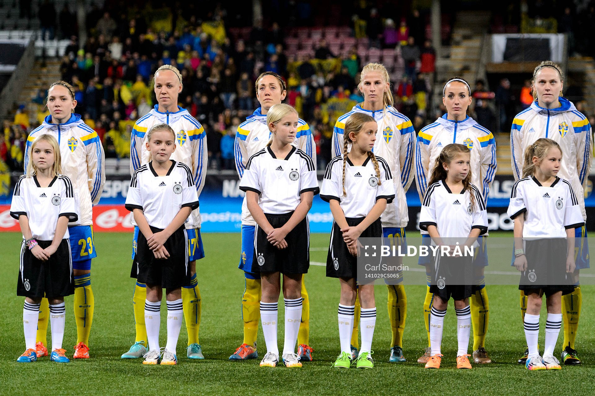 Delar av sveriges startelva vid lineup