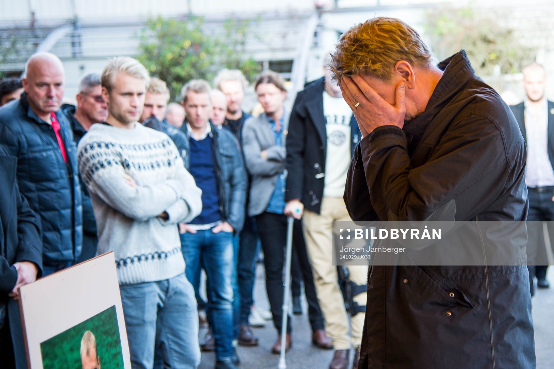 Elfsborgs assisterande tränare Peter Wettergren i tårar