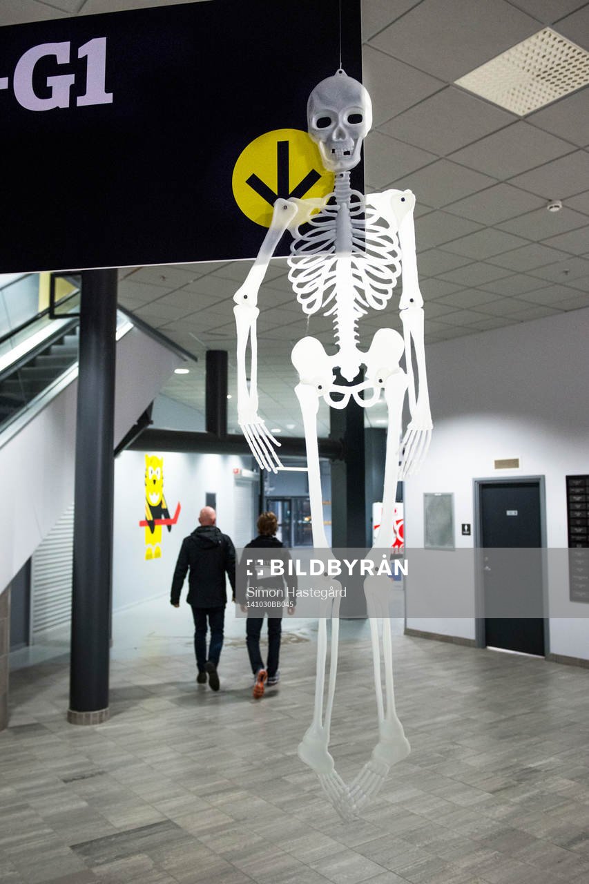 Tema Halloween inne på Gavlerinken Arena före