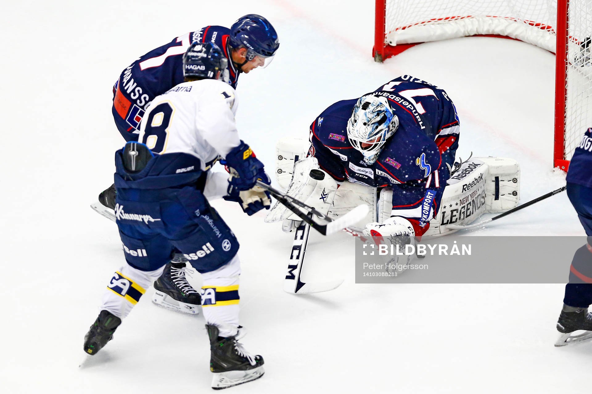 s Kevin Fiala har målchans framför Linköpings målvakt