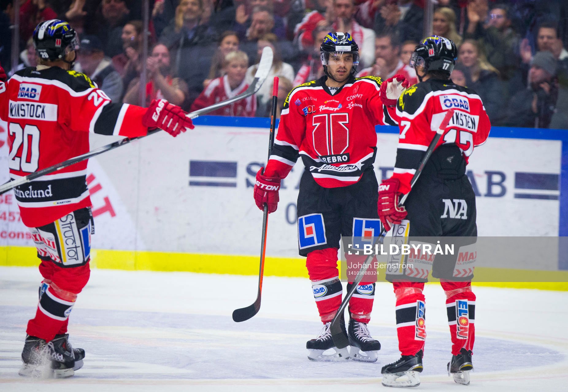 Örebros Martin Johansson gör 2-1 och jublar med Daniel