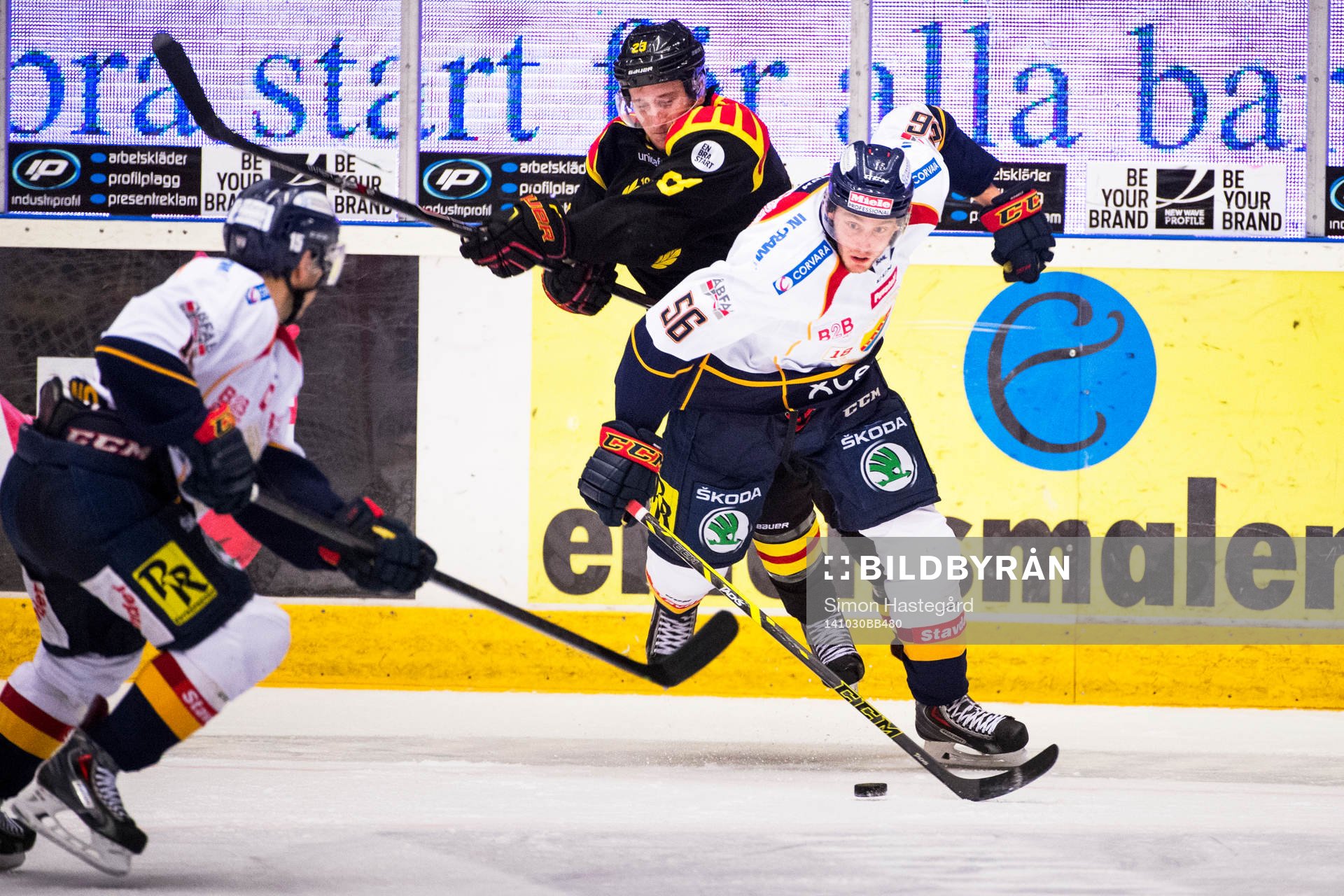 Brynäs Bill Sweatt och Djurgårdens Robin Norell i en