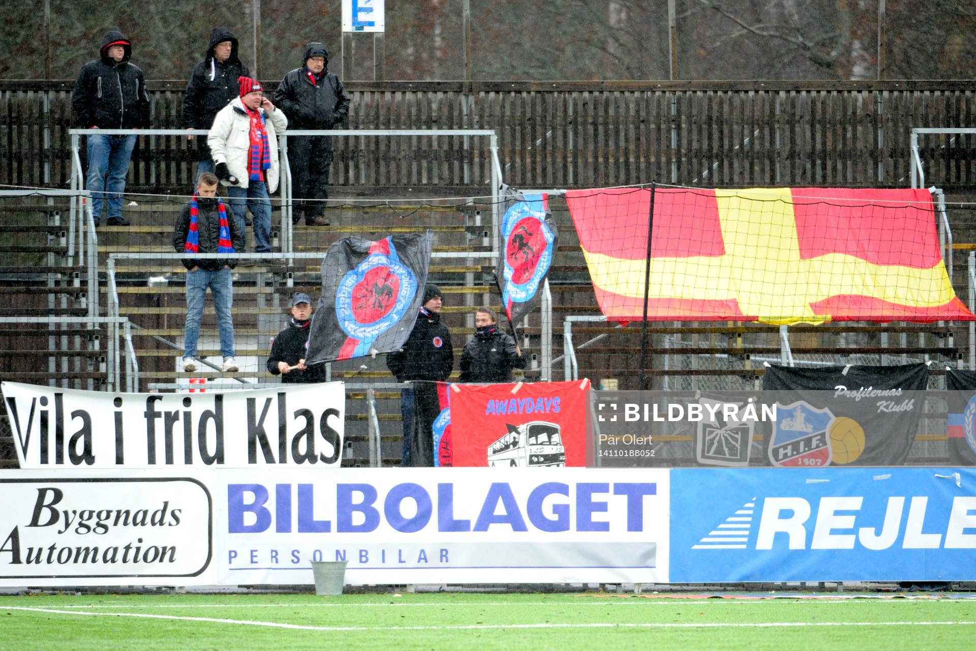 Helsingborgs klacken med en banderoll Vila i Frid Klas