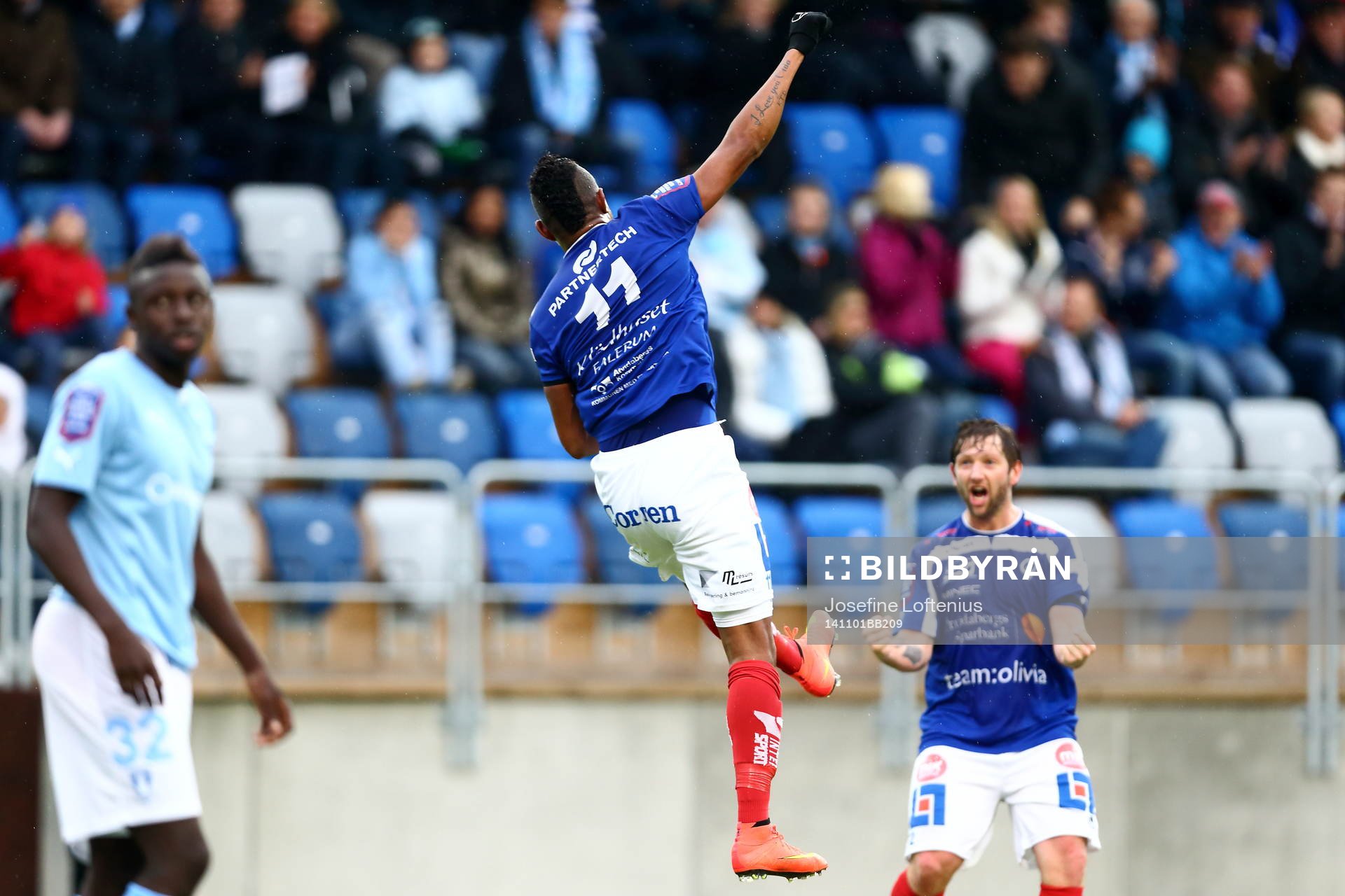 Åtvidabergs Ricardo Santos jublar mot Allan Arenfeldt