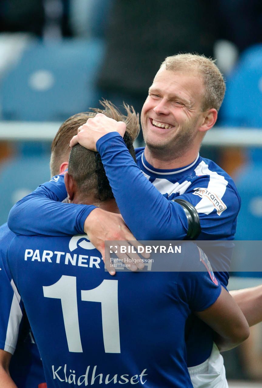 Åtvidabergs Kristian Bergström jublar