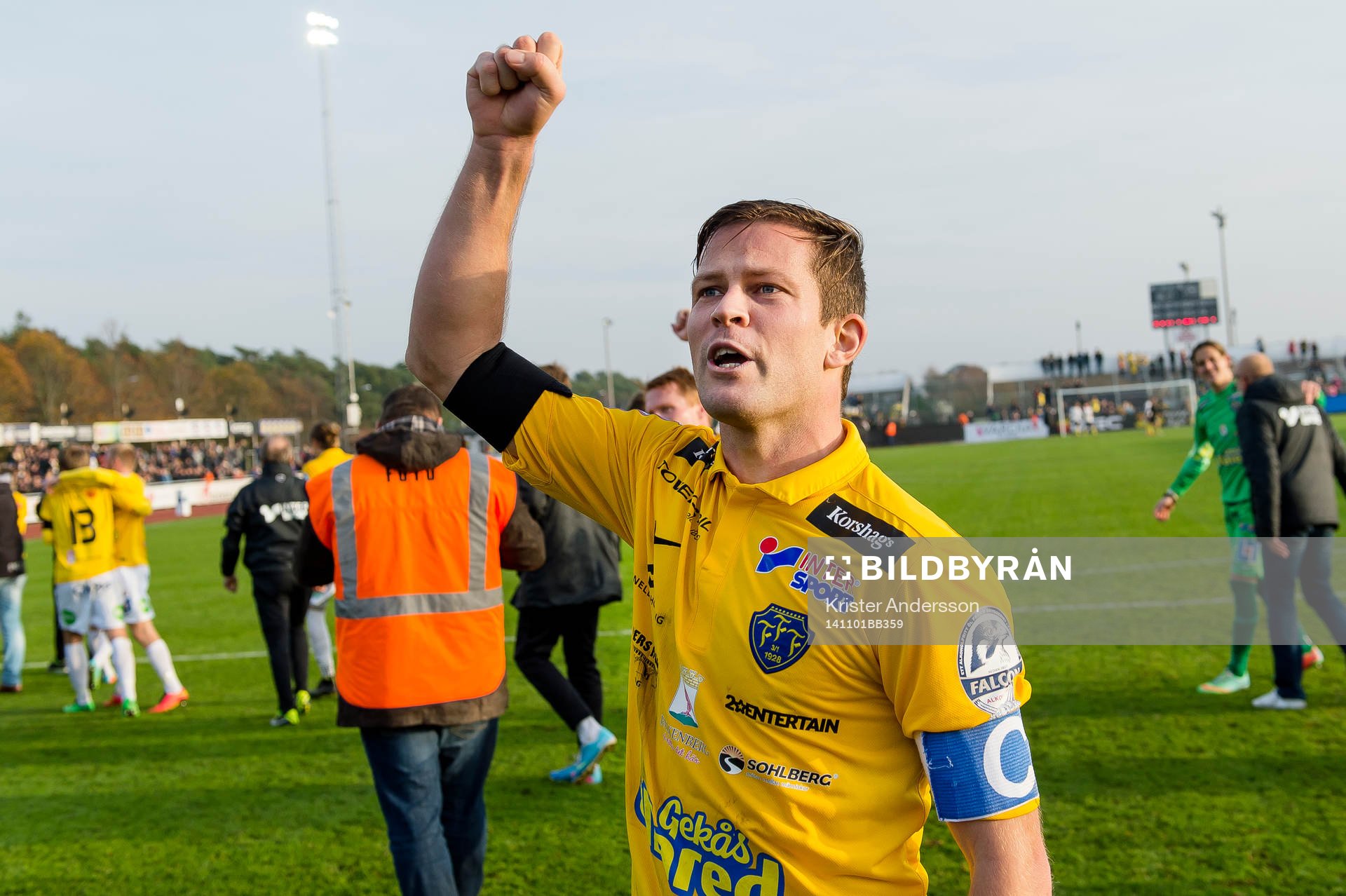 Falkenbergs David Svensson jublar