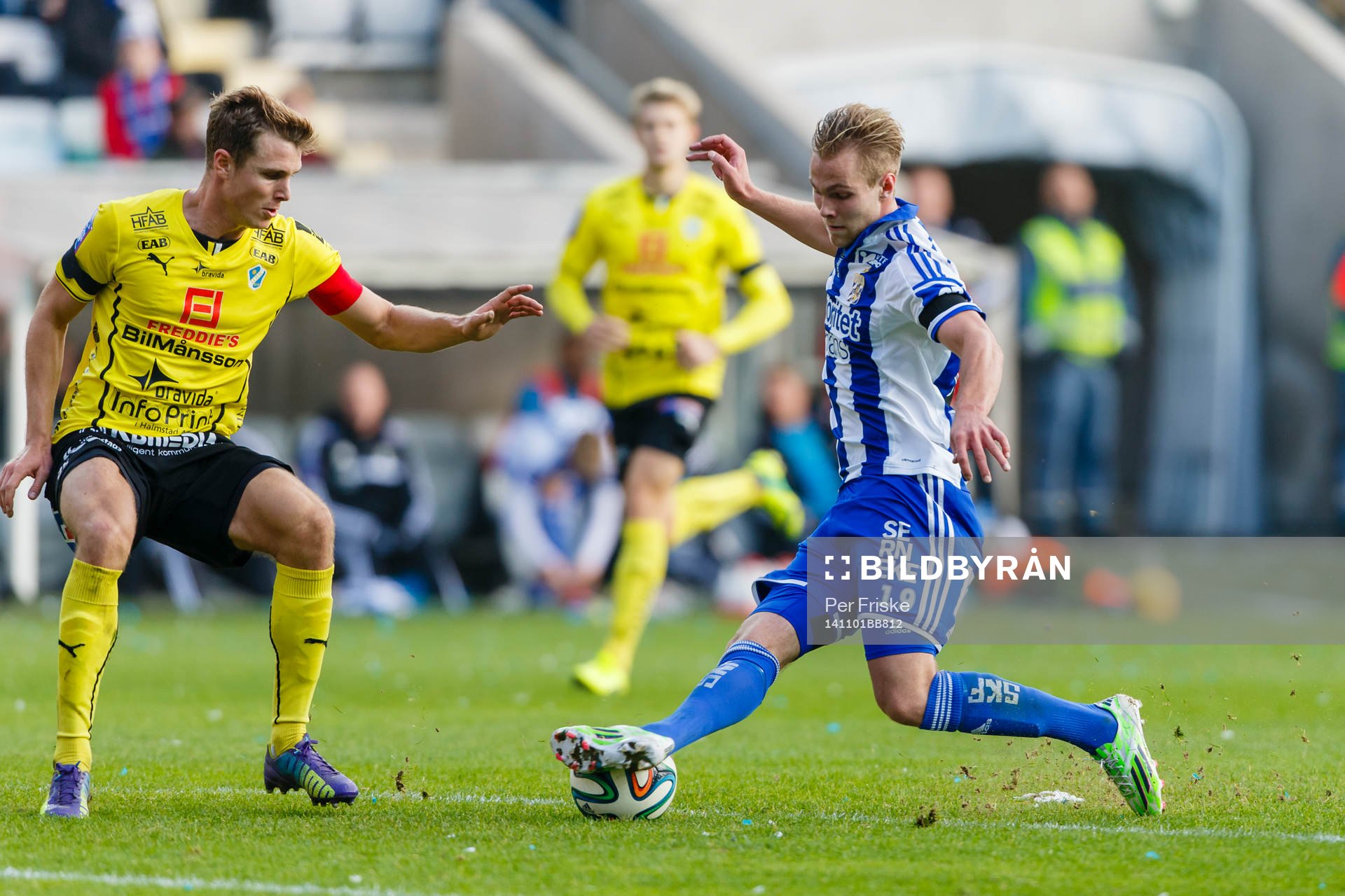 Halmstads Richard Magyar och IFK Göteborgs Gustav Engvall