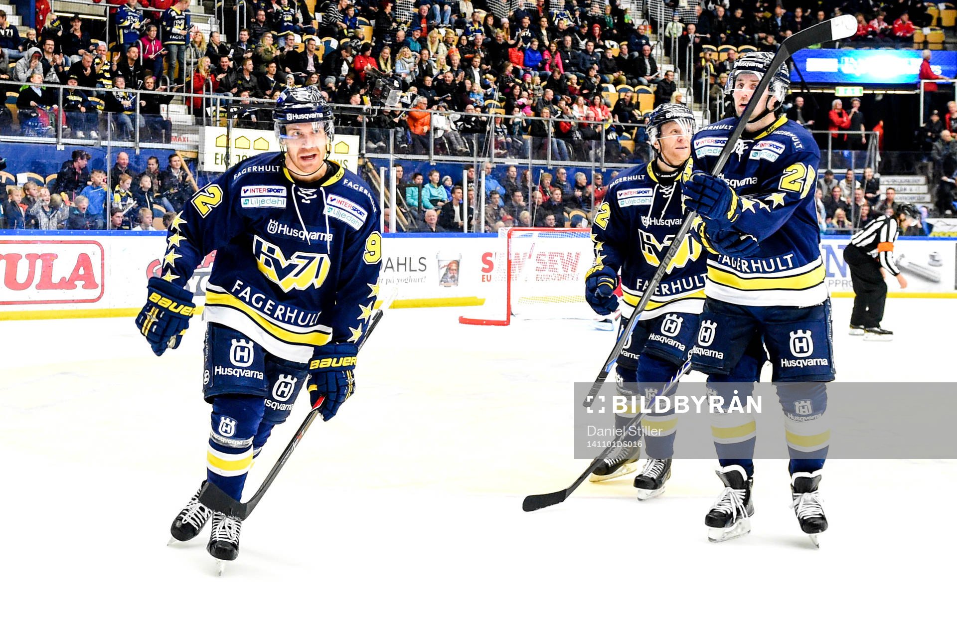 s Teemu Laine jublar