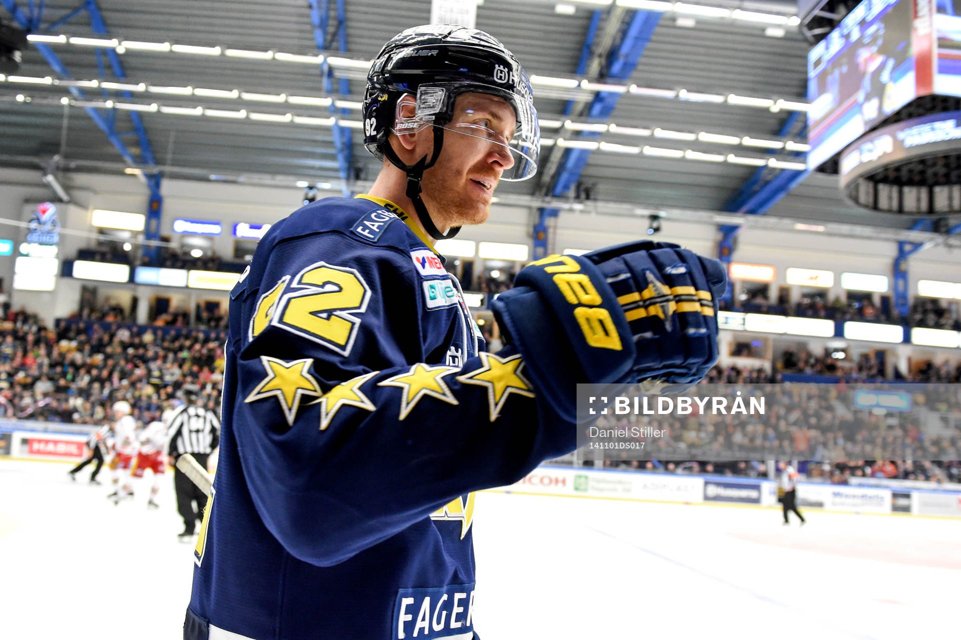 s Teemu Laine jublar