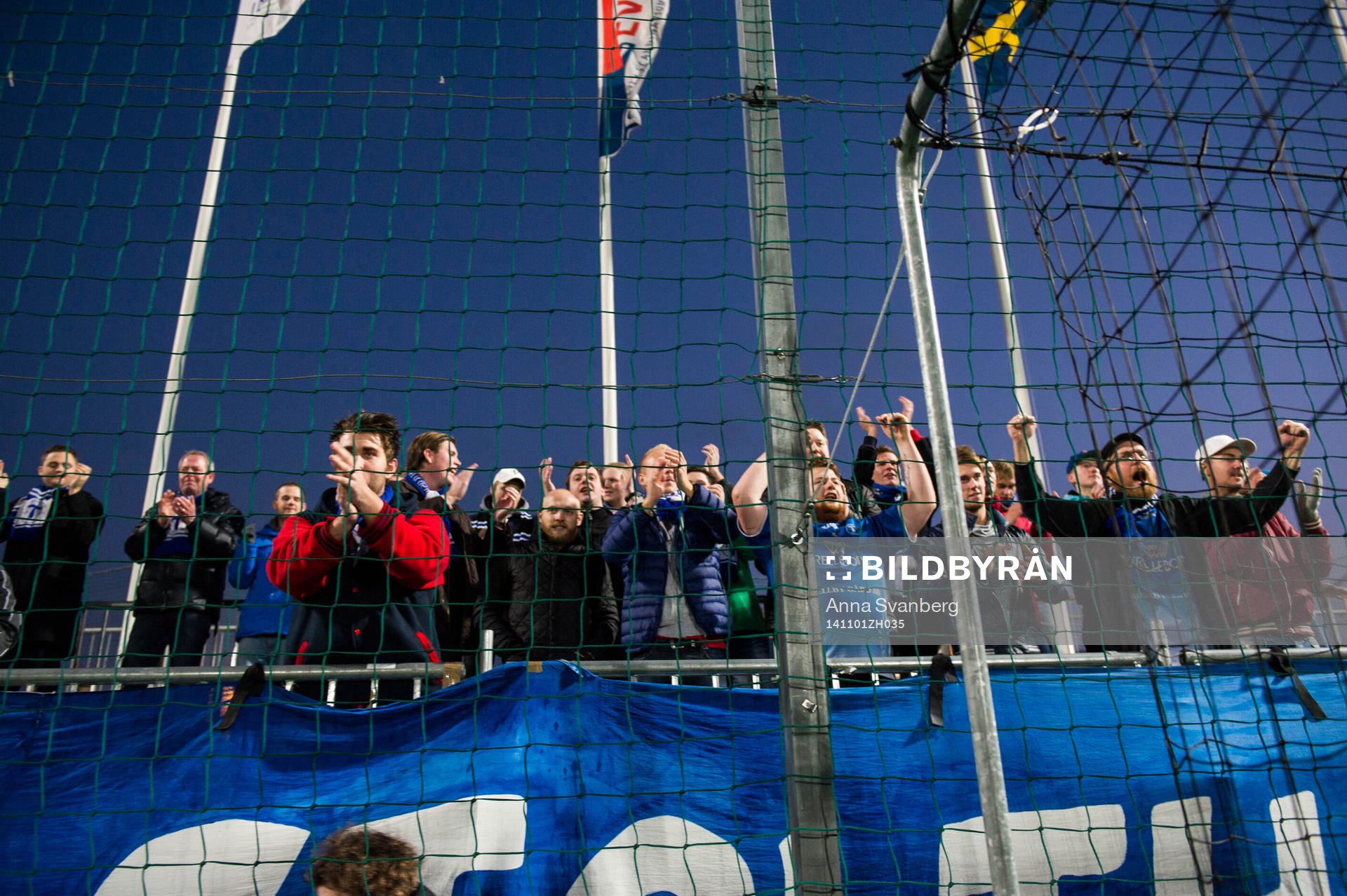 Trelleborgs fans jublar när Trelleborg vinner med 4-2
