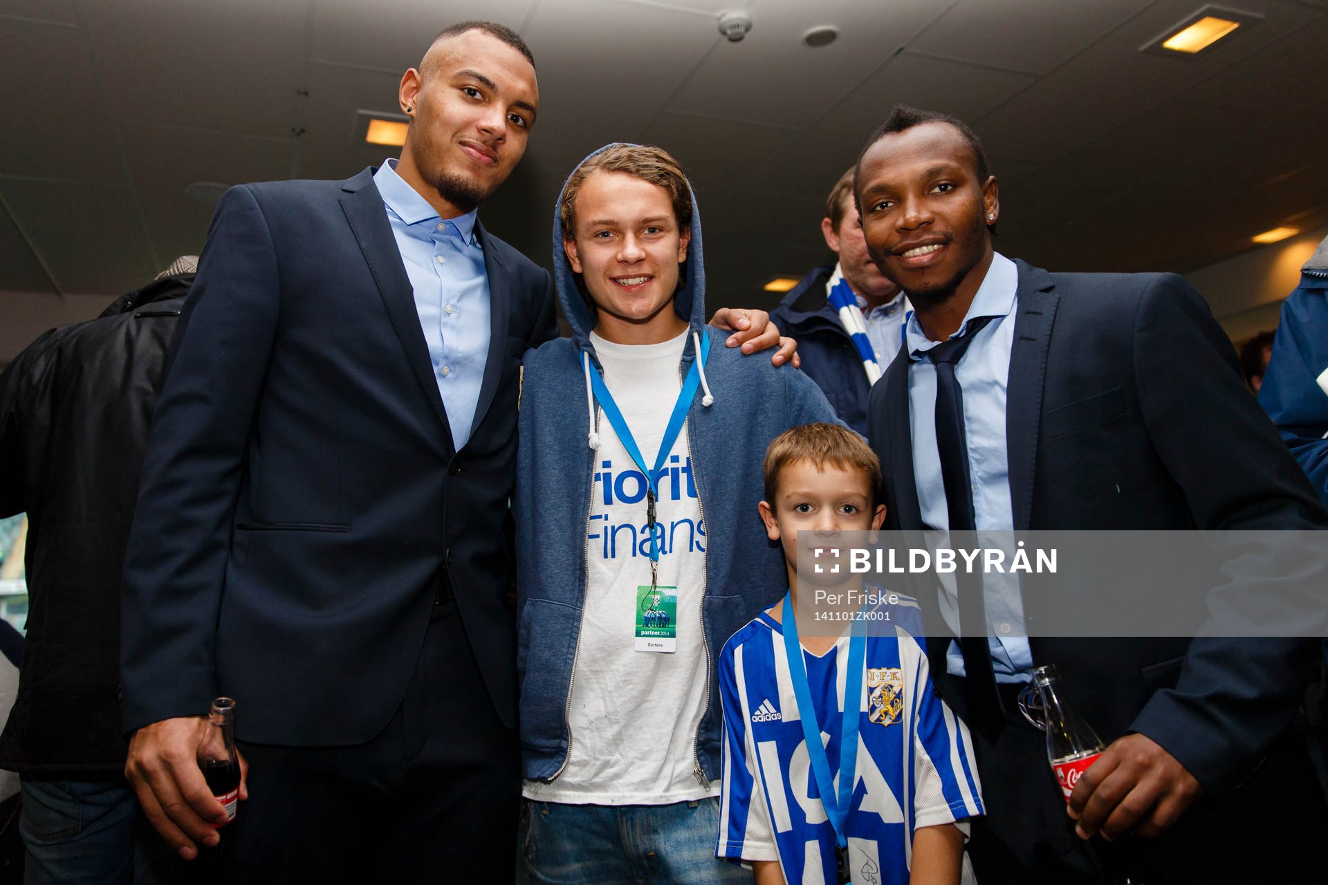 IFK Göteborgs Kenneth Zohore och May Mahlangu fotograferas