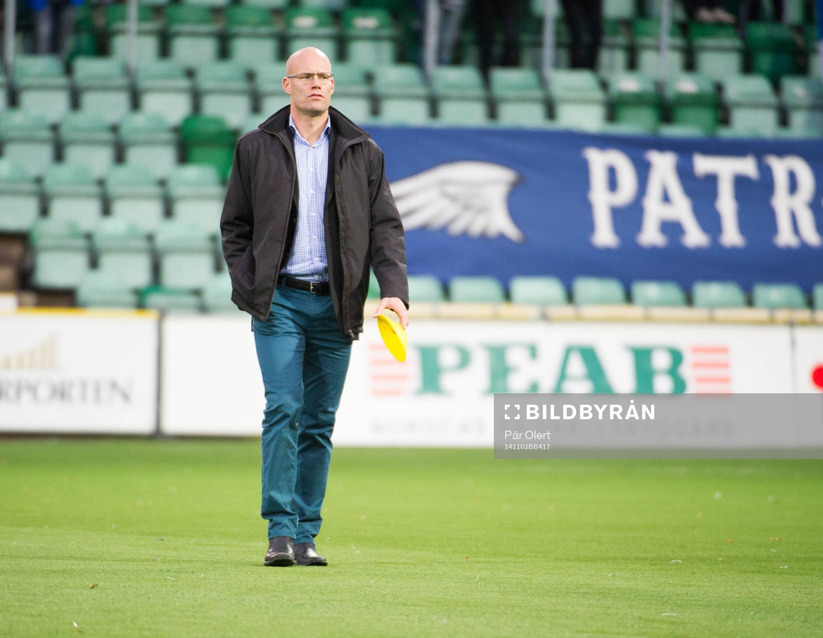 Sundsvalls tränare Joel Cedergren innan fotbollsmatchen i Superettan mellan Sundsvall och Landskrona den 2 November 2014 i Gävle.