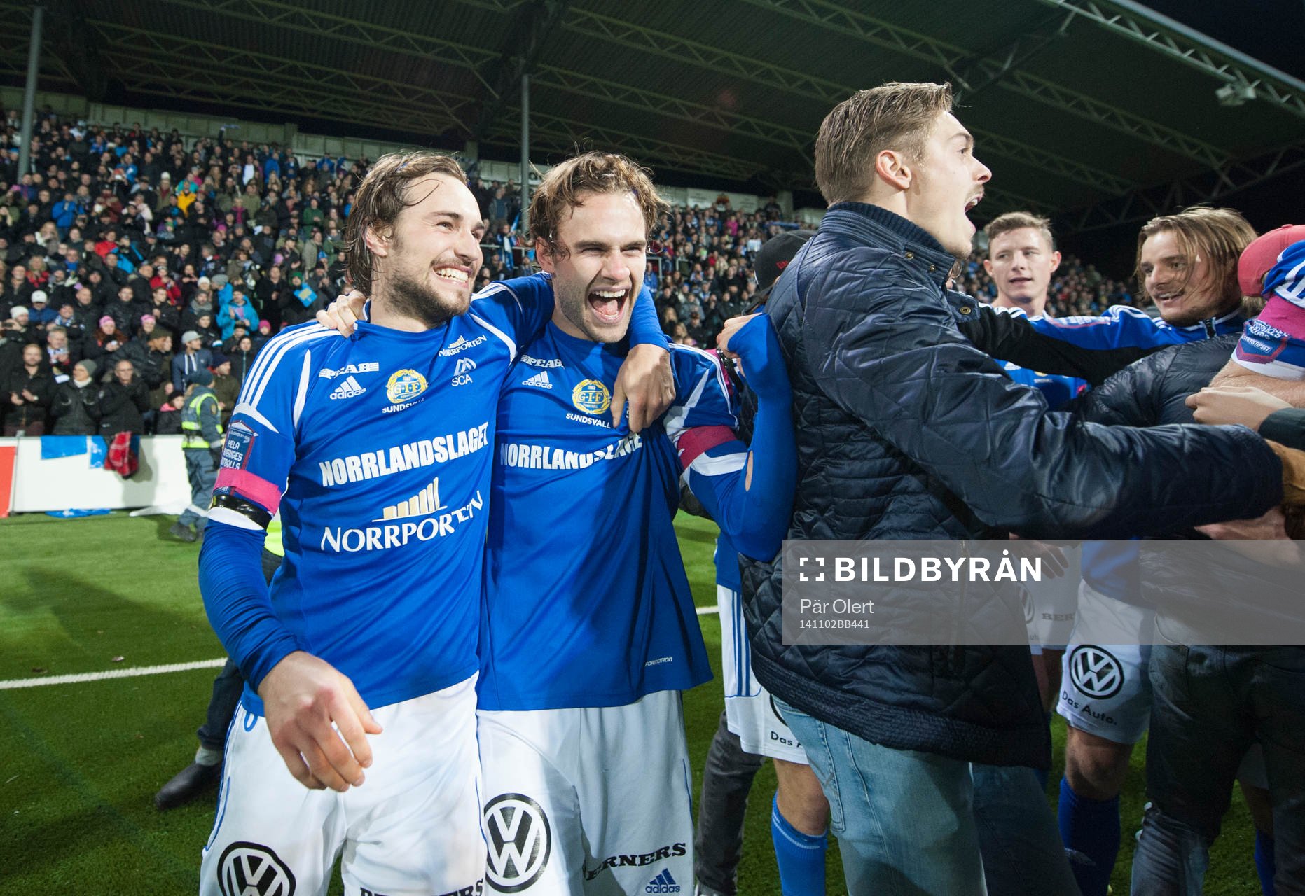 Sundsvalls Kevin Walker och Simon Helg jublar