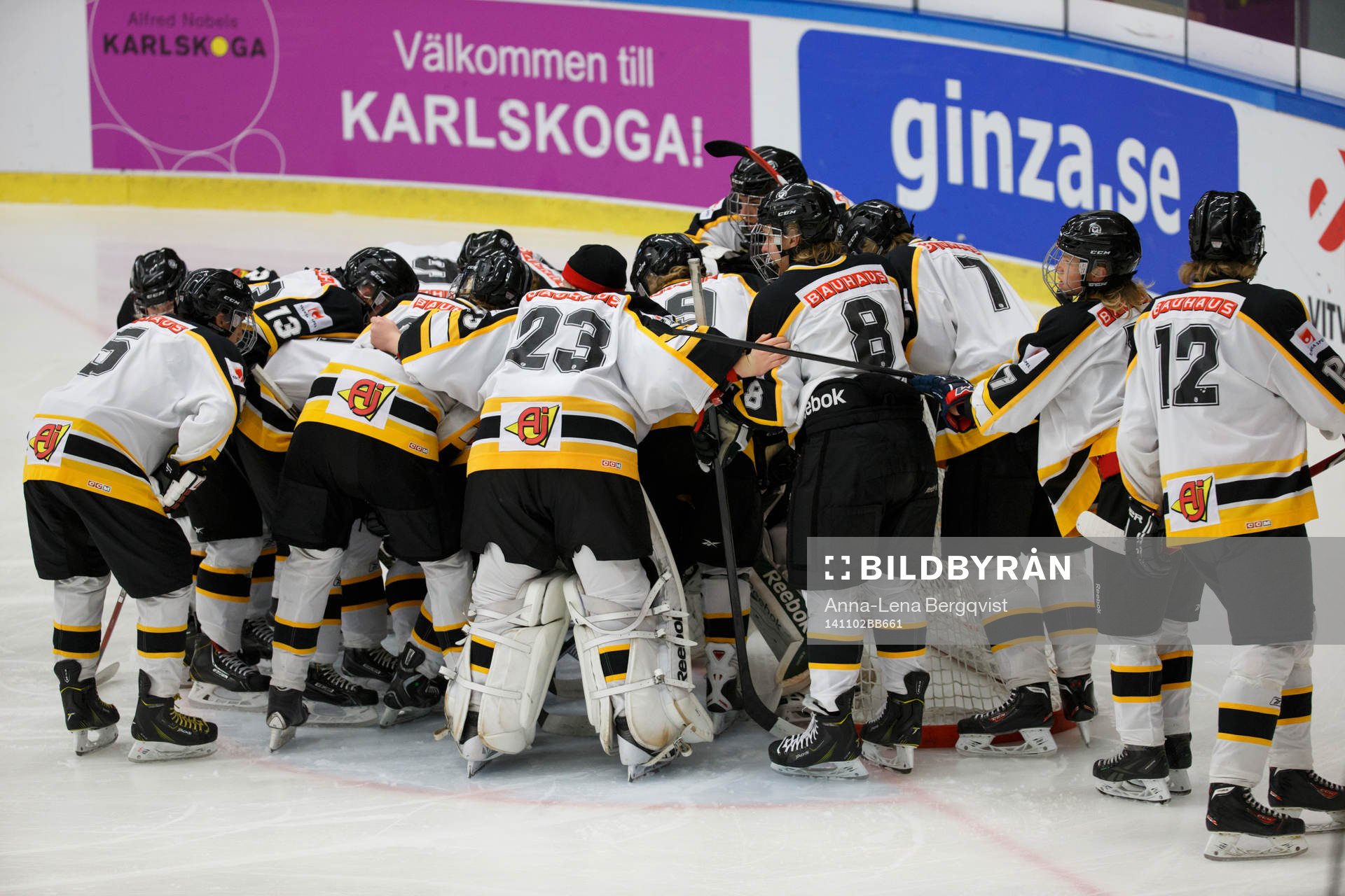 Värmlands spelare peppar varandra