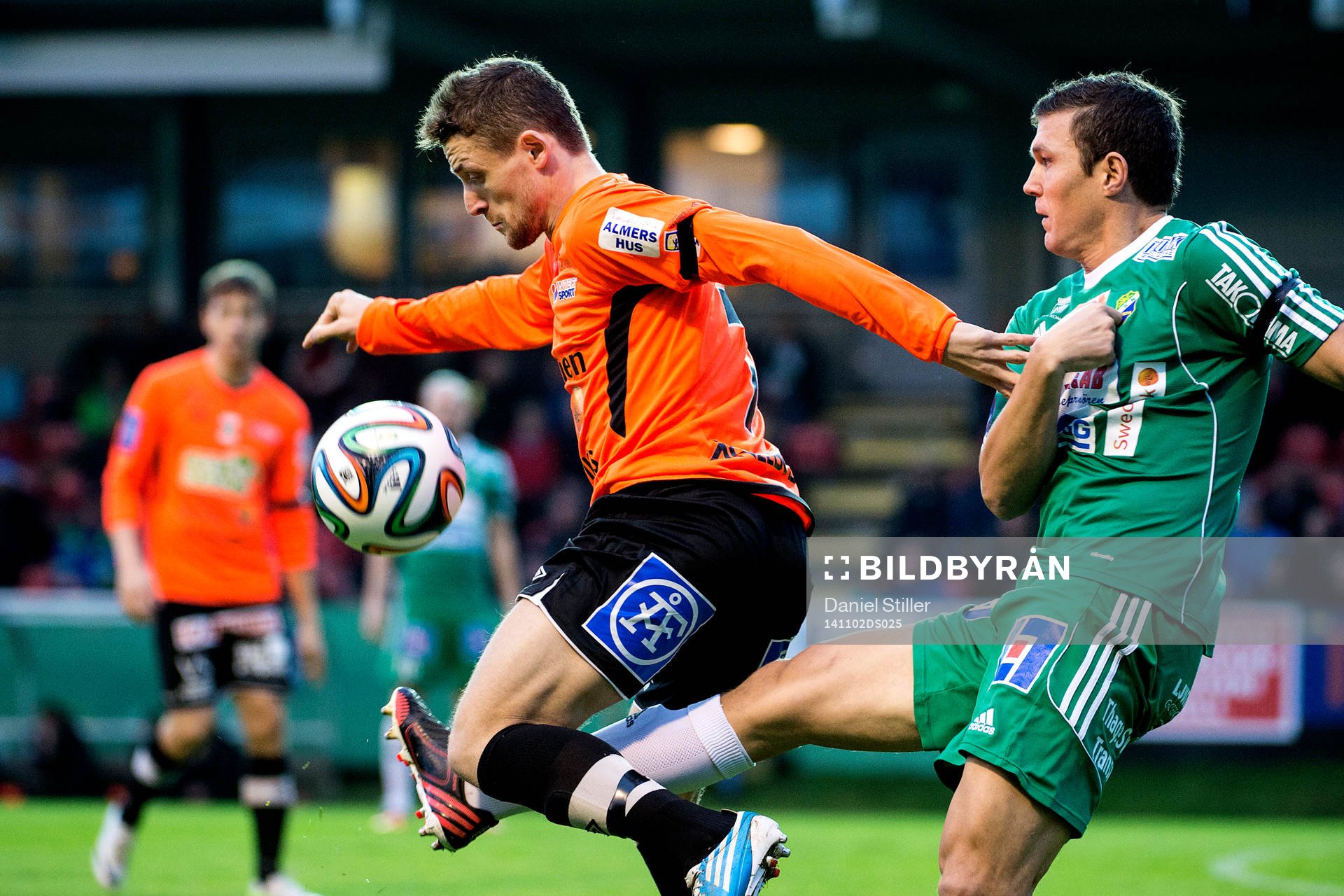 Varbergs Kujtim Bala i kamp med Ljungskiles Hannes Stiller under fotbollsmatchen i Superettan mellan Ljungskile och Varberg den 02 november 2014 i Ljungskile.