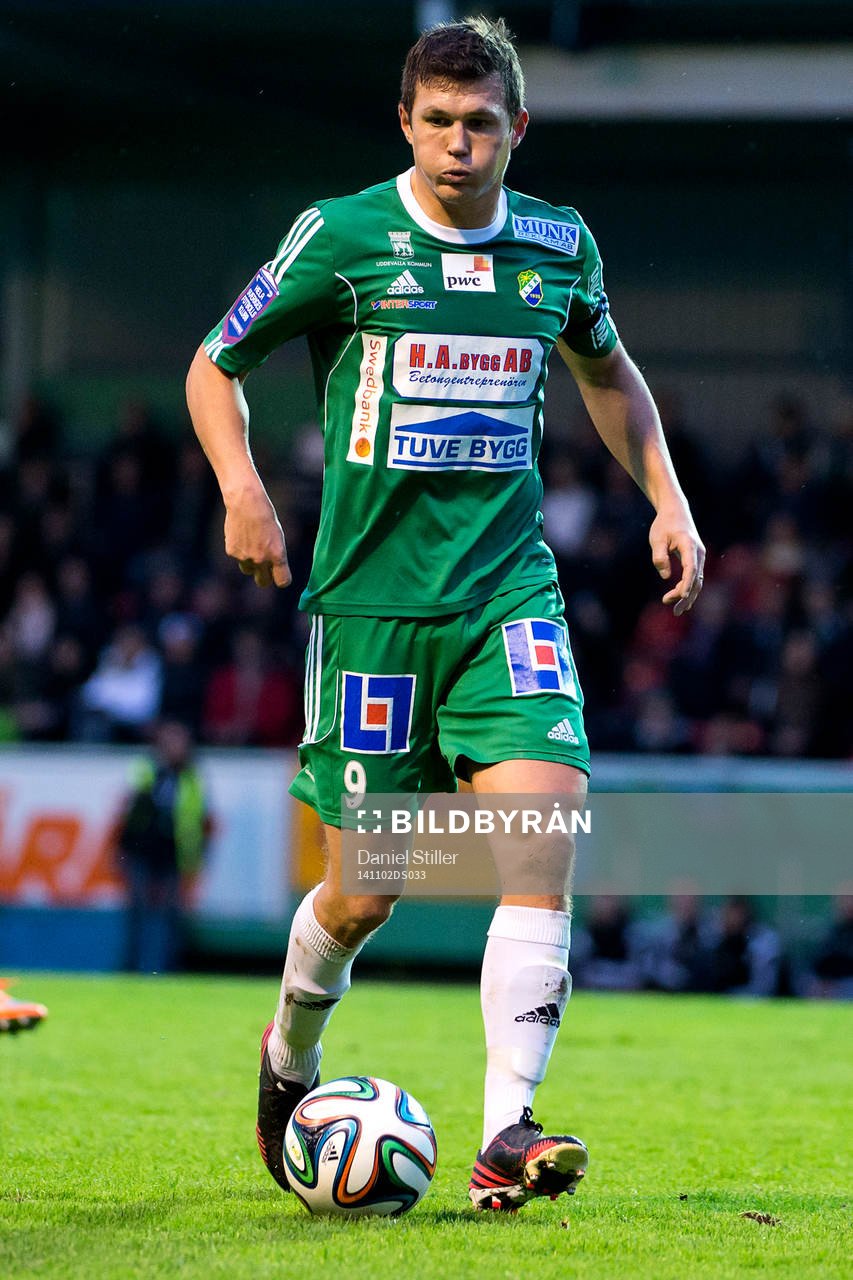 Ljungskiles Hannes Stiller under fotbollsmatchen i Superettan mellan Ljungskile och Varberg den 02 november 2014 i Ljungskile.