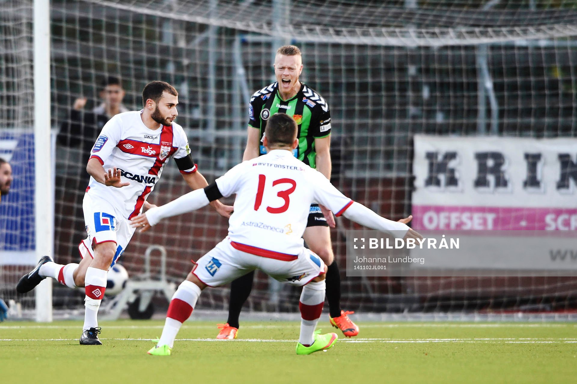 Assyriskas Mattias Genc jublar efter att han har gjort 1-0 under fotbollsmatchen i Superettan mellan Assyriska och GAIS den 2 november 2014 i Södertälje.