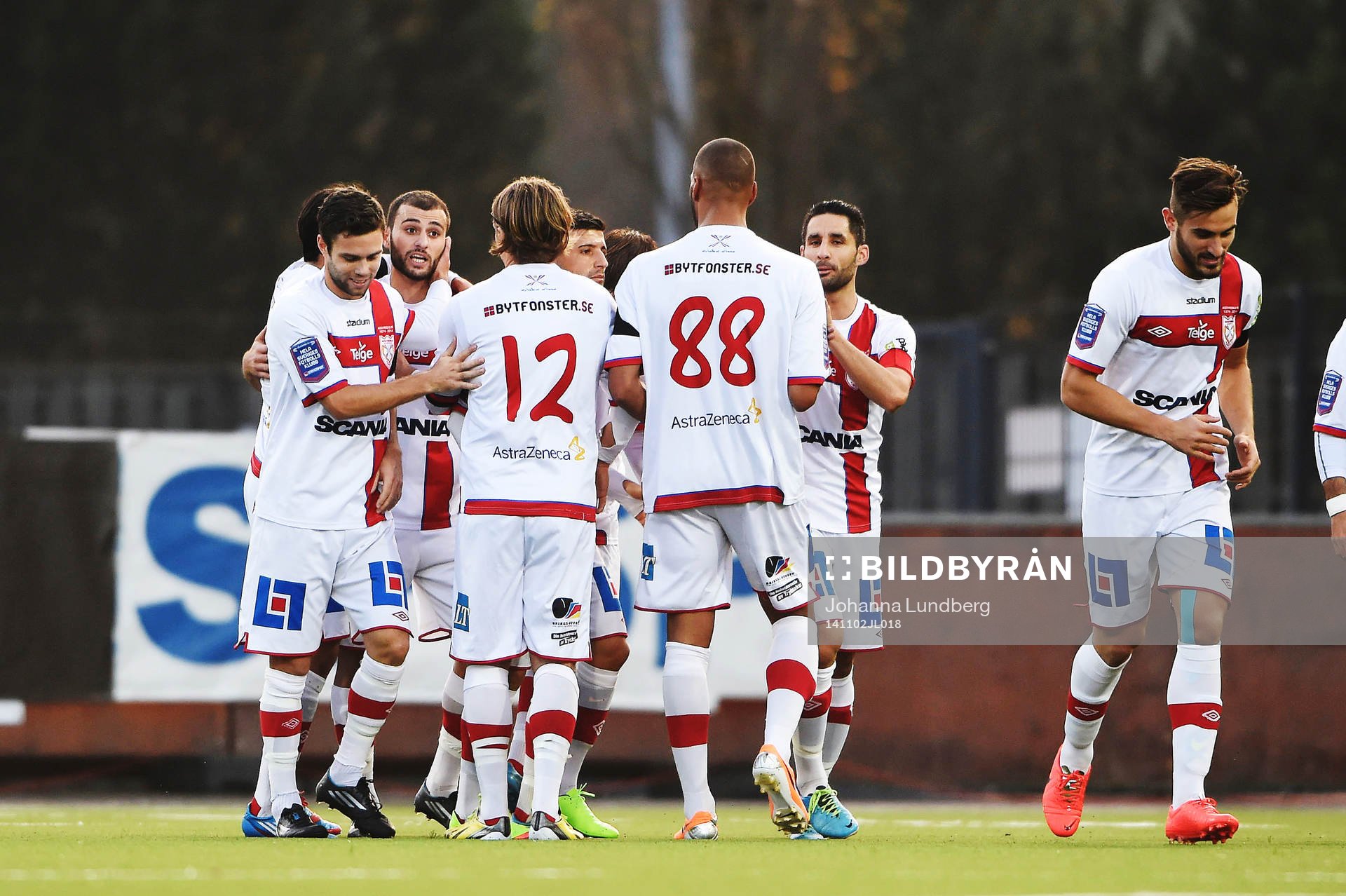 Assyriskas spelare jublar
