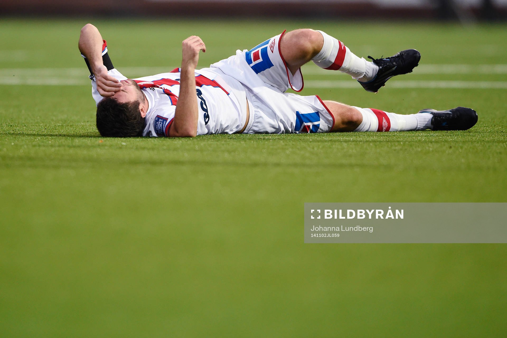 Assyriskas Christoffer Eriksson har ont