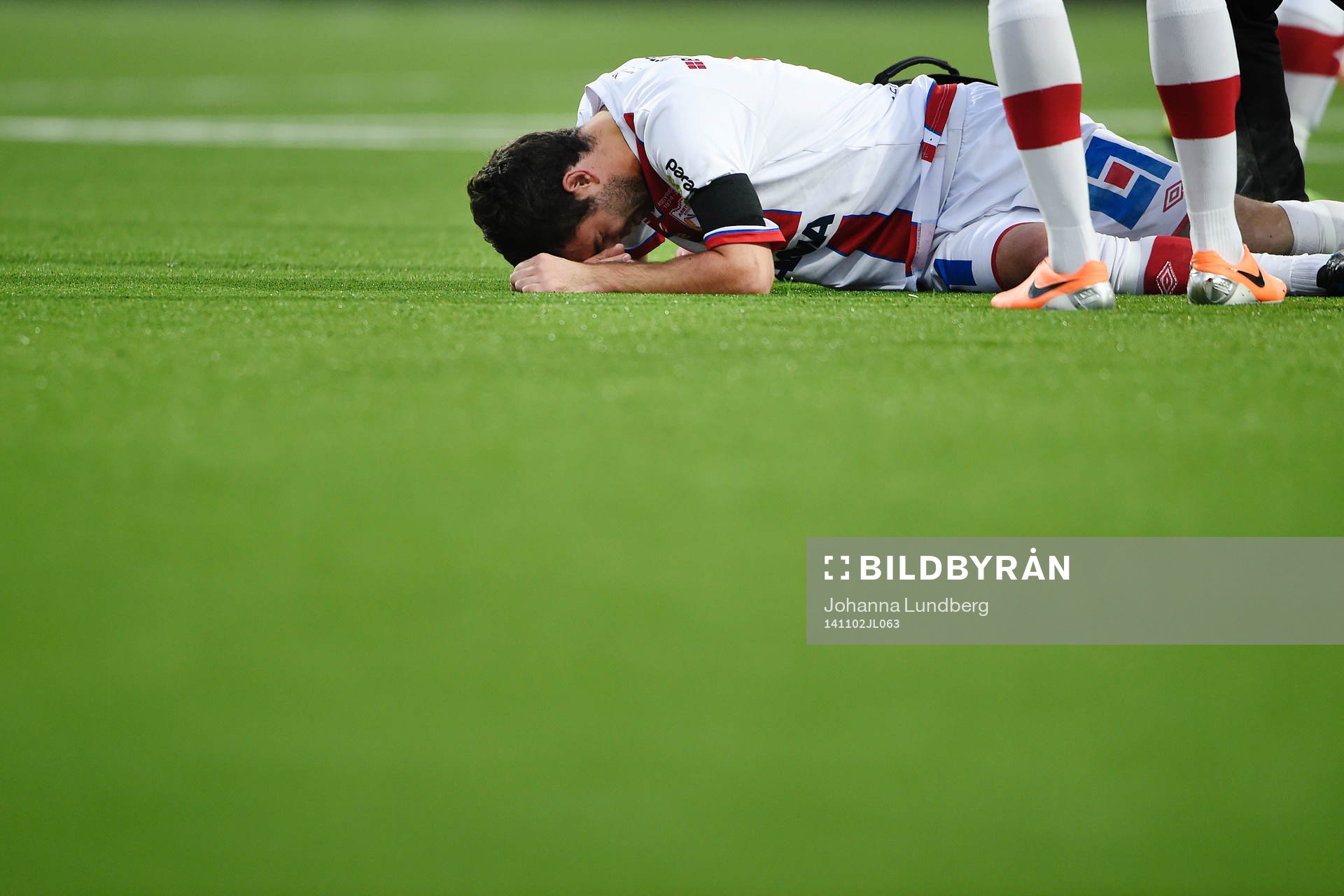 Assyriskas Christoffer Eriksson har ont