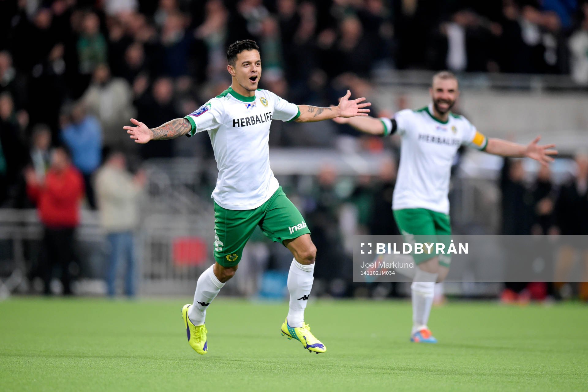 Hammarbys Michael Timisela och Kennedy Bakircioglu jublar