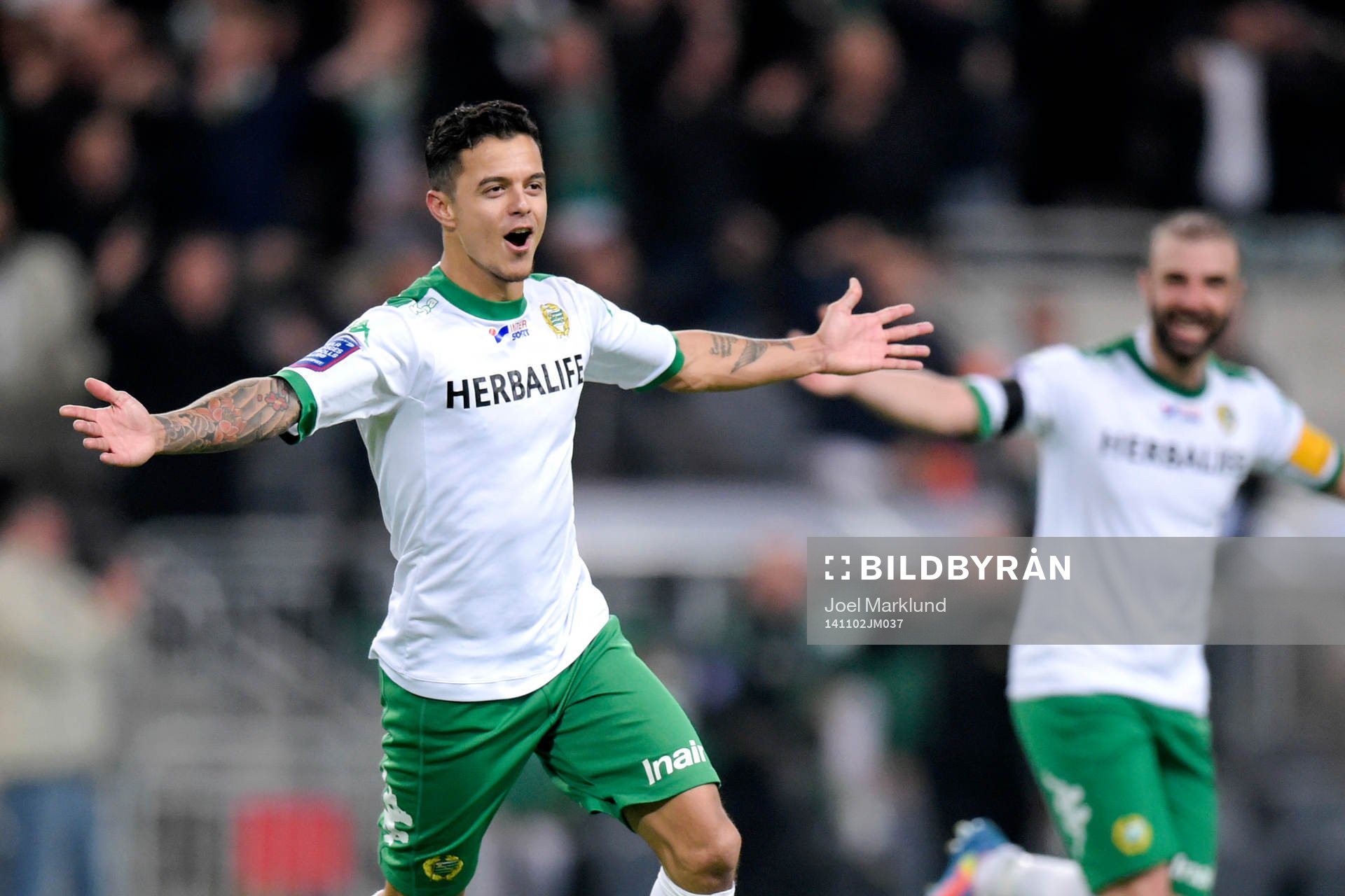 Hammarbys Michael Timisela och Kennedy Bakircioglu jublar