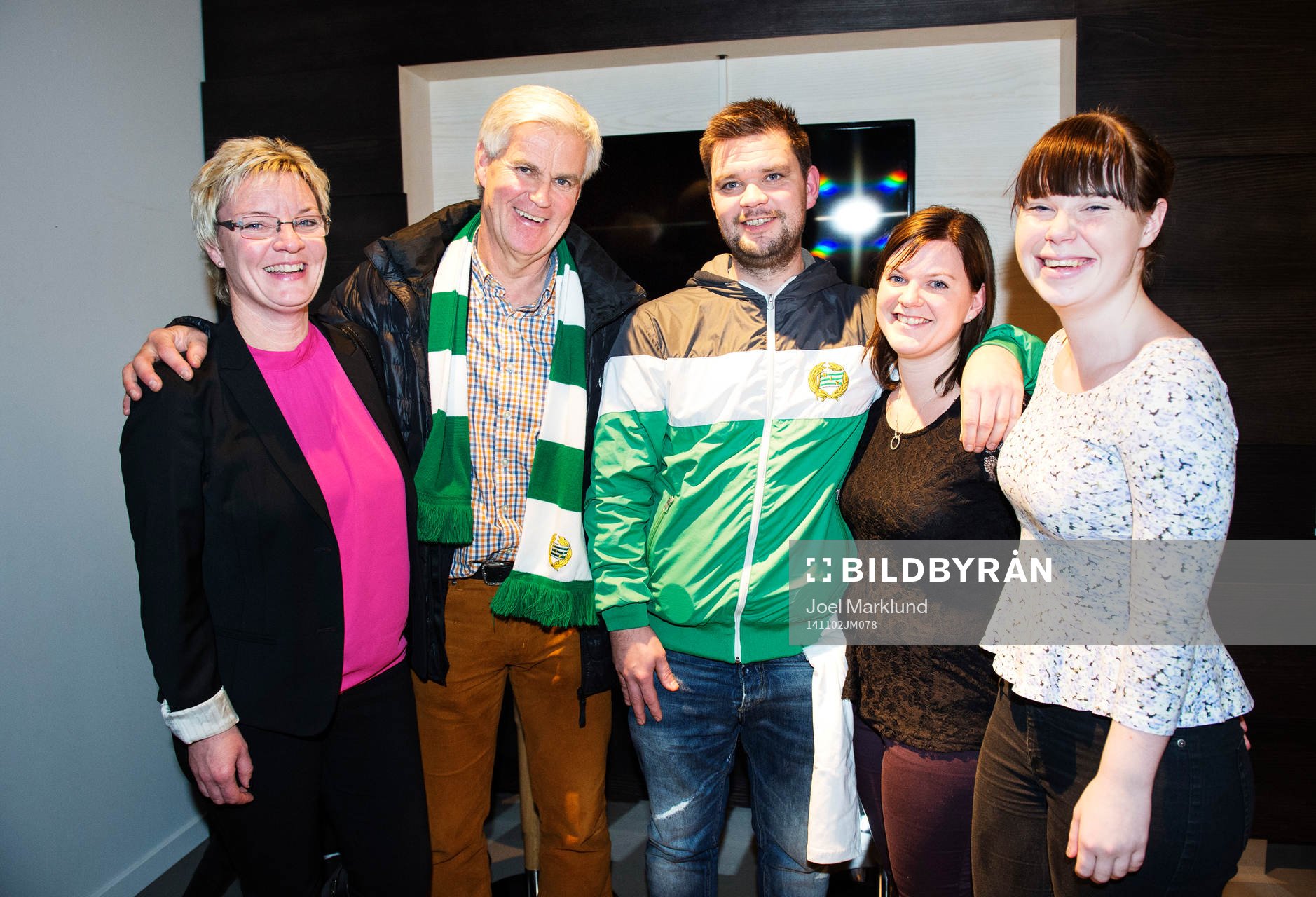 Hammarbys tränare Nanne Bergstrand tillsammans med sin familj - Eva-Lotta, Johan, Lotta och Alva, på en fest efter fotbollsmatchen i Superettan mellan Hammarby och Jönköping den 2 november 2014 i Stockholm.