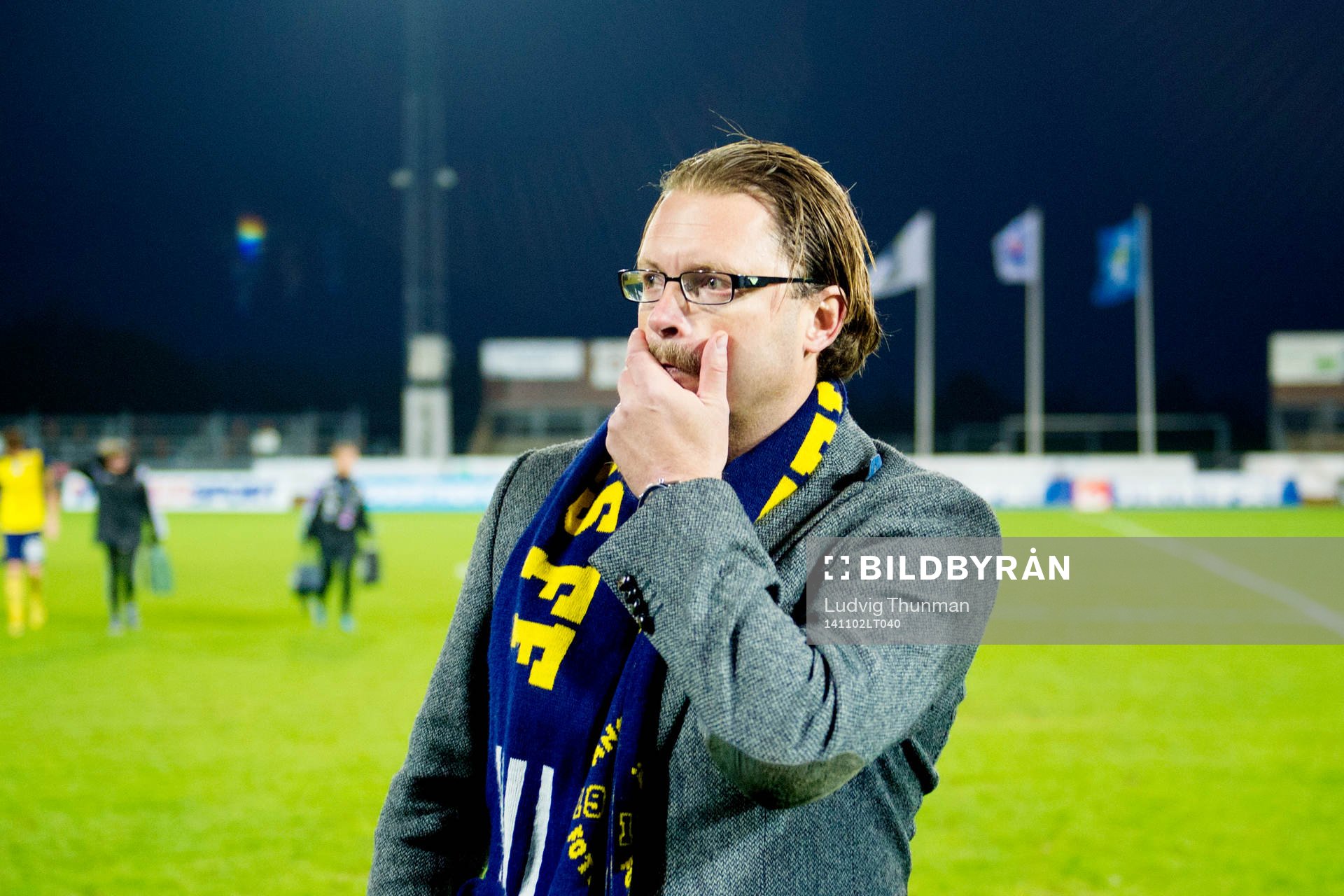 Ängelholms tränare Joakim Persson pustar ut