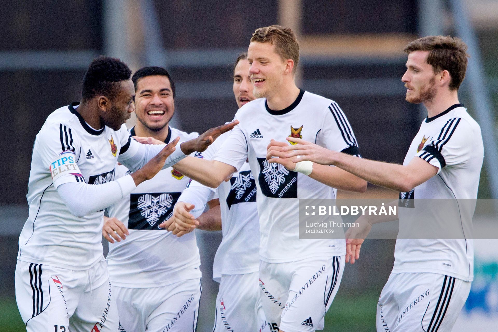 Östersunds Tomas Peciar firar med Robert Hammarstedt att han gjort 0-1 under fotbollsmatchen i Superettan mellan Ängelholm och Östersund den 2 november 2014 i Ängelholm.