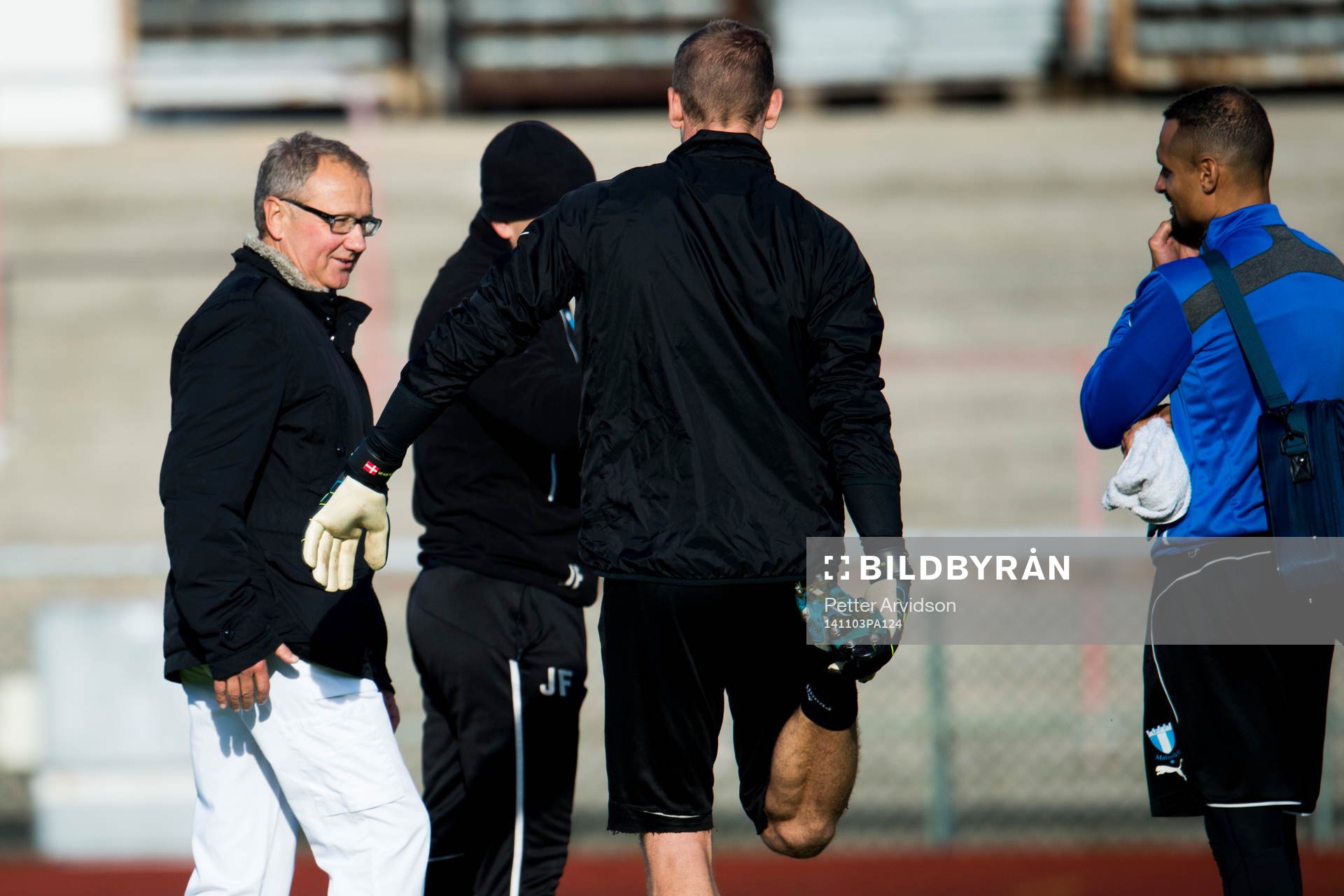 Malmö FFs läkare Pär Herbertsson, målvakt Robin Olsen,
