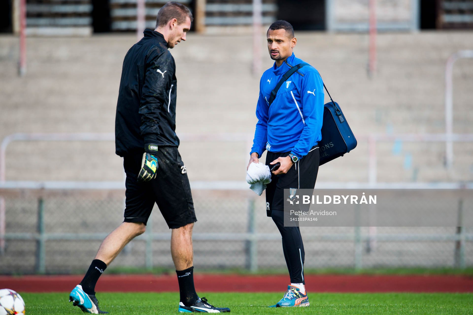 Malmö FFs målvakt Robin Olsen och naprapat Wilner Registre