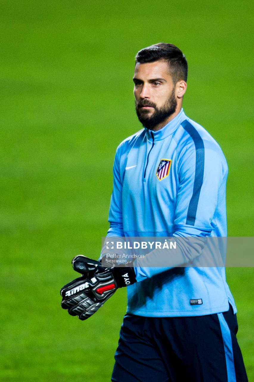 Atletico Madrids målvakt Miguel Angel Moya under en träning den 3 november 2014 i Malmö.