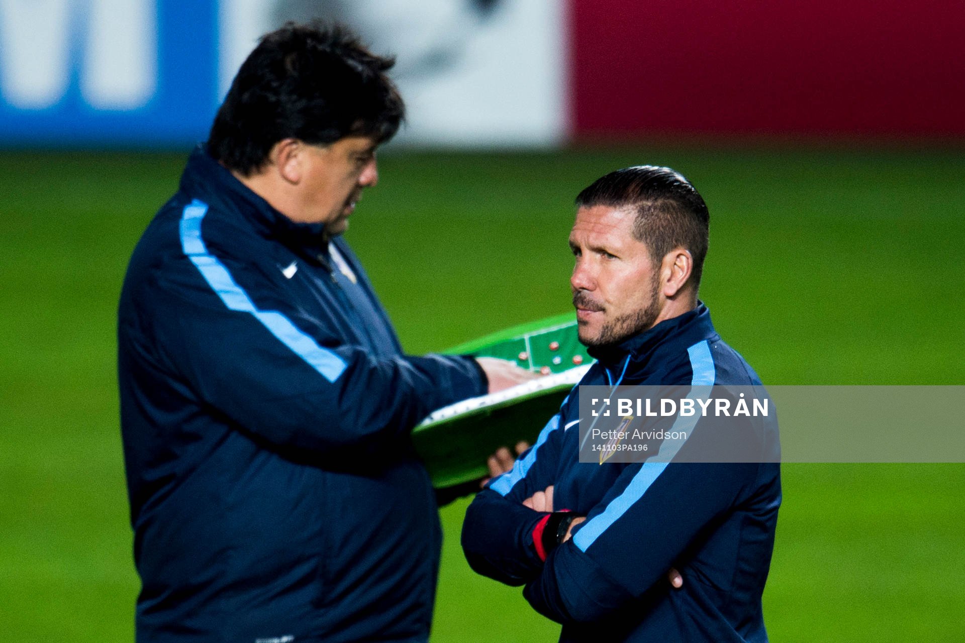 Atletico Madrids tränare Diego Simeone och assisterande
